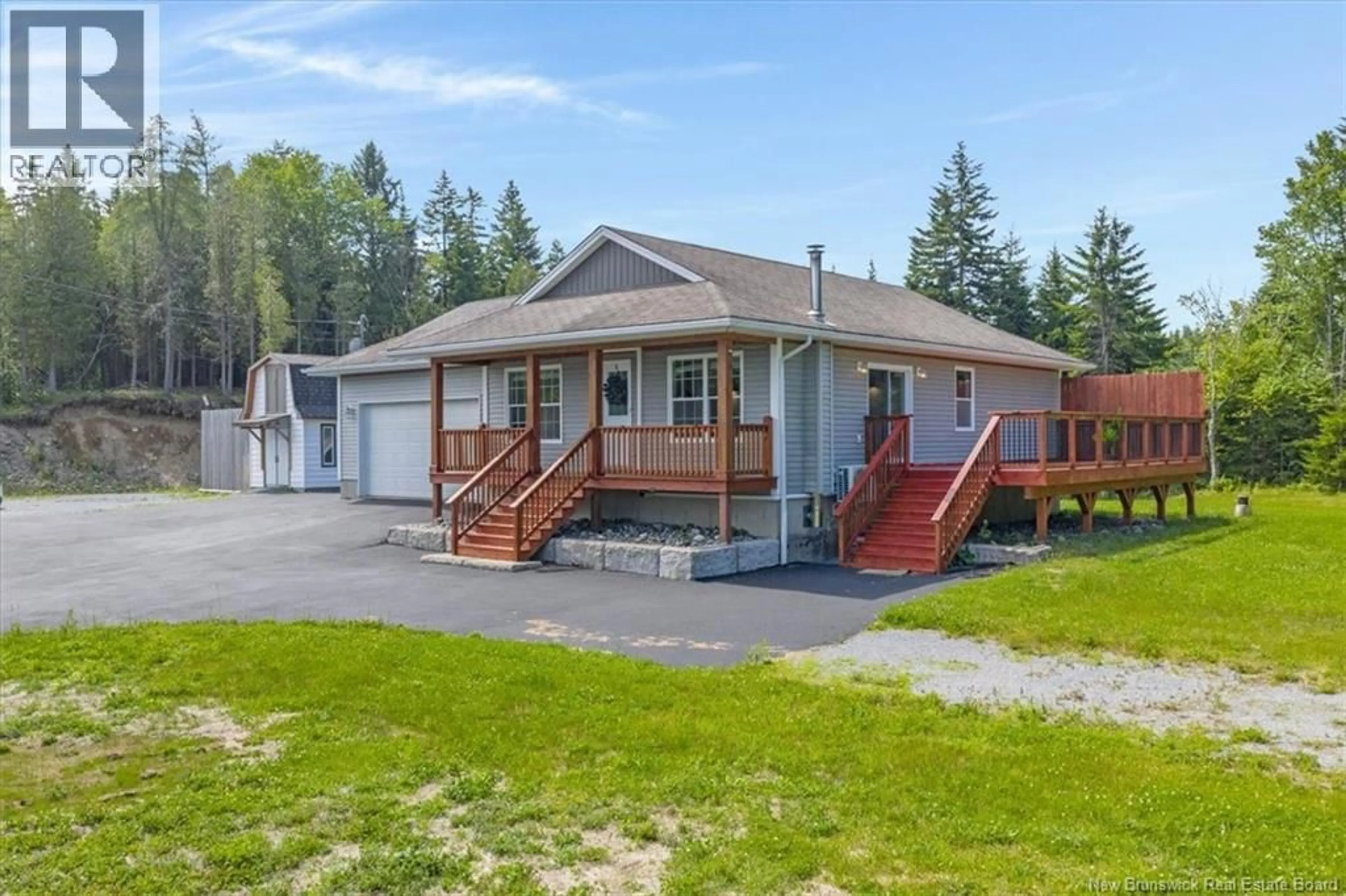 A pic from outside/outdoor area/front of a property/back of a property/a pic from drone, street for 110 HILLCREST ROAD, Saint John New Brunswick E2N1T3