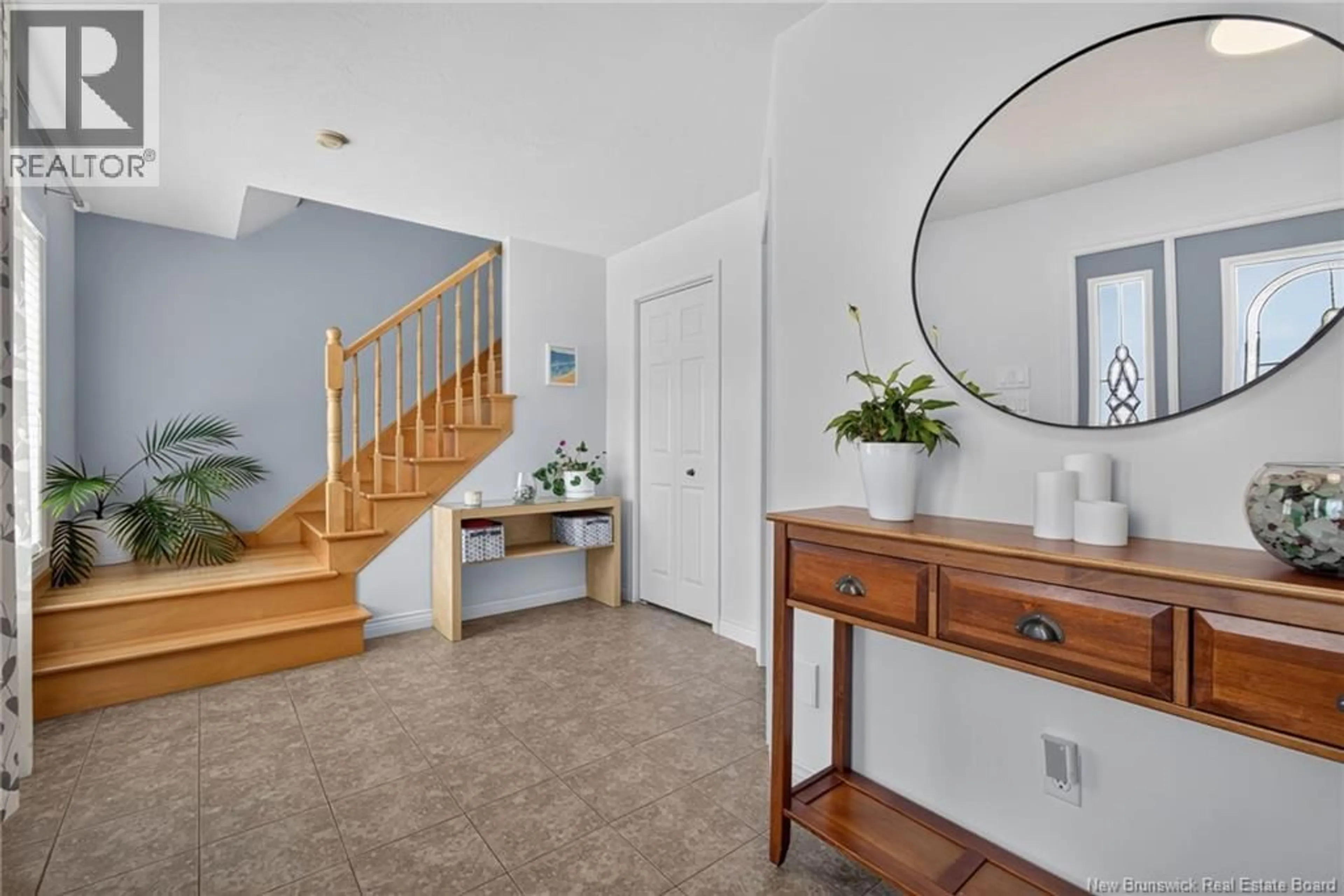 Indoor entryway for 98 MURIELLE CRESCENT, Dieppe New Brunswick E1A7R3