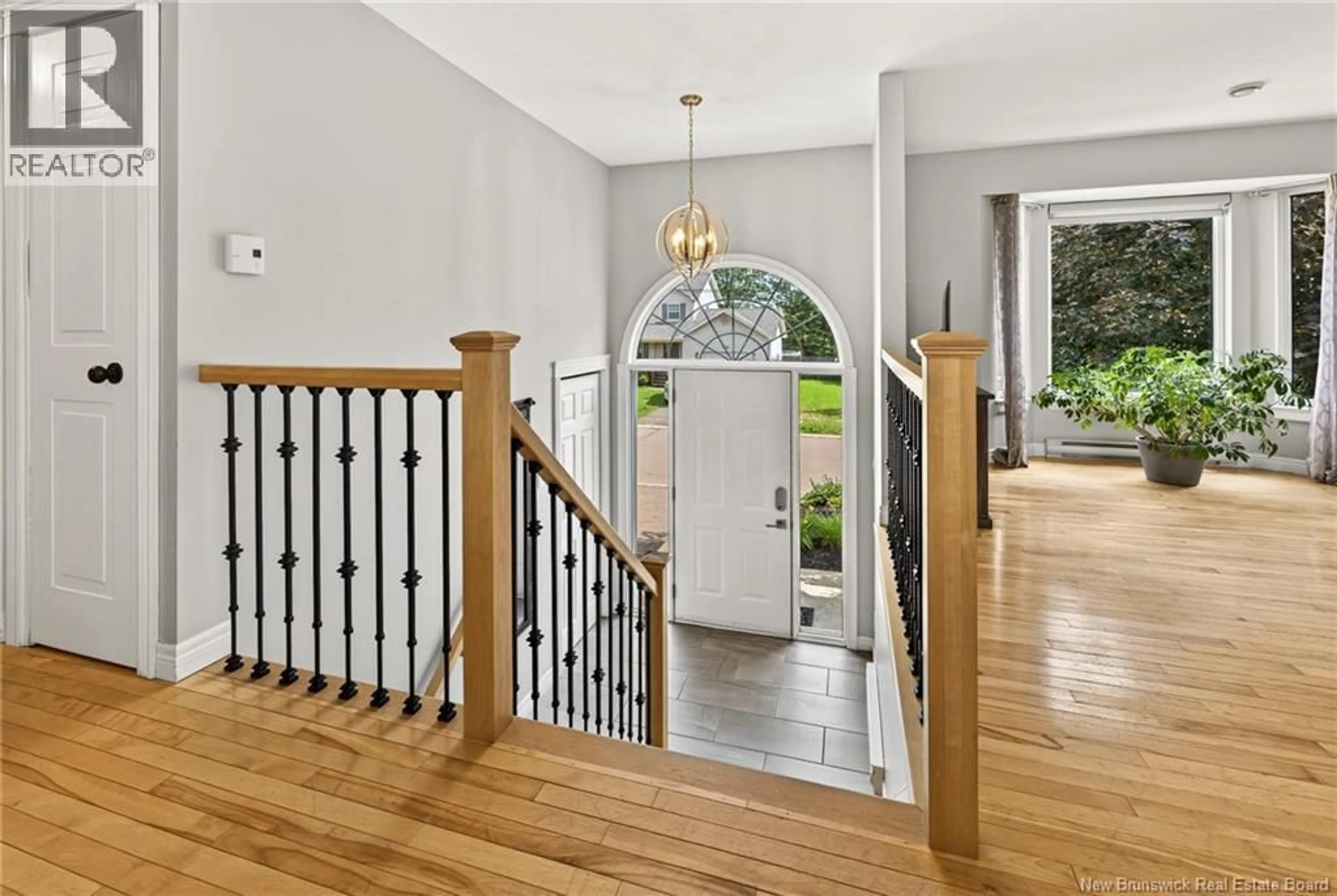 Indoor foyer for 32 DU RUISSEAU STREET, Dieppe New Brunswick E1A8B3