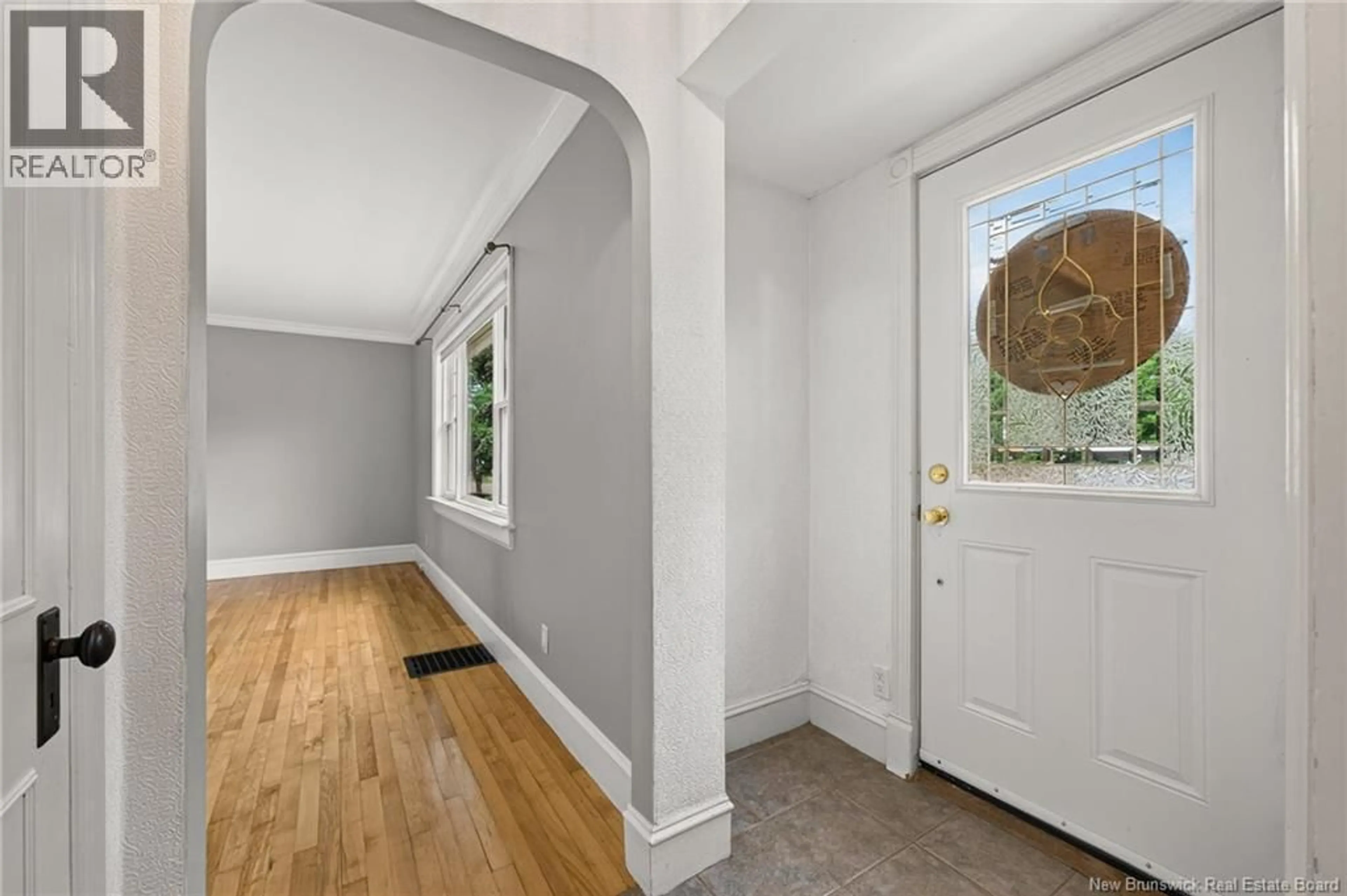 Indoor entryway for 81 BURLINGTON, Moncton New Brunswick E1E1Z4