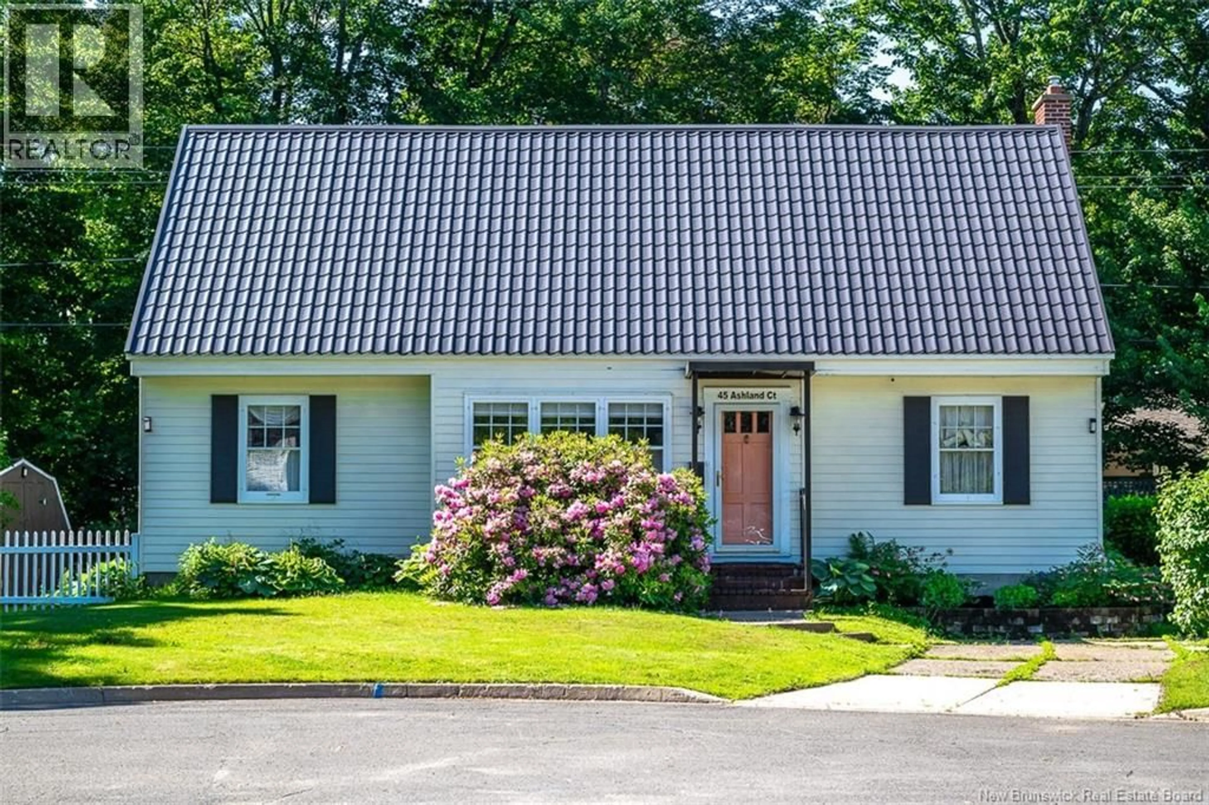 Home with vinyl exterior material, street for 45 ASHLAND COURT, Fredericton New Brunswick E3B2N8