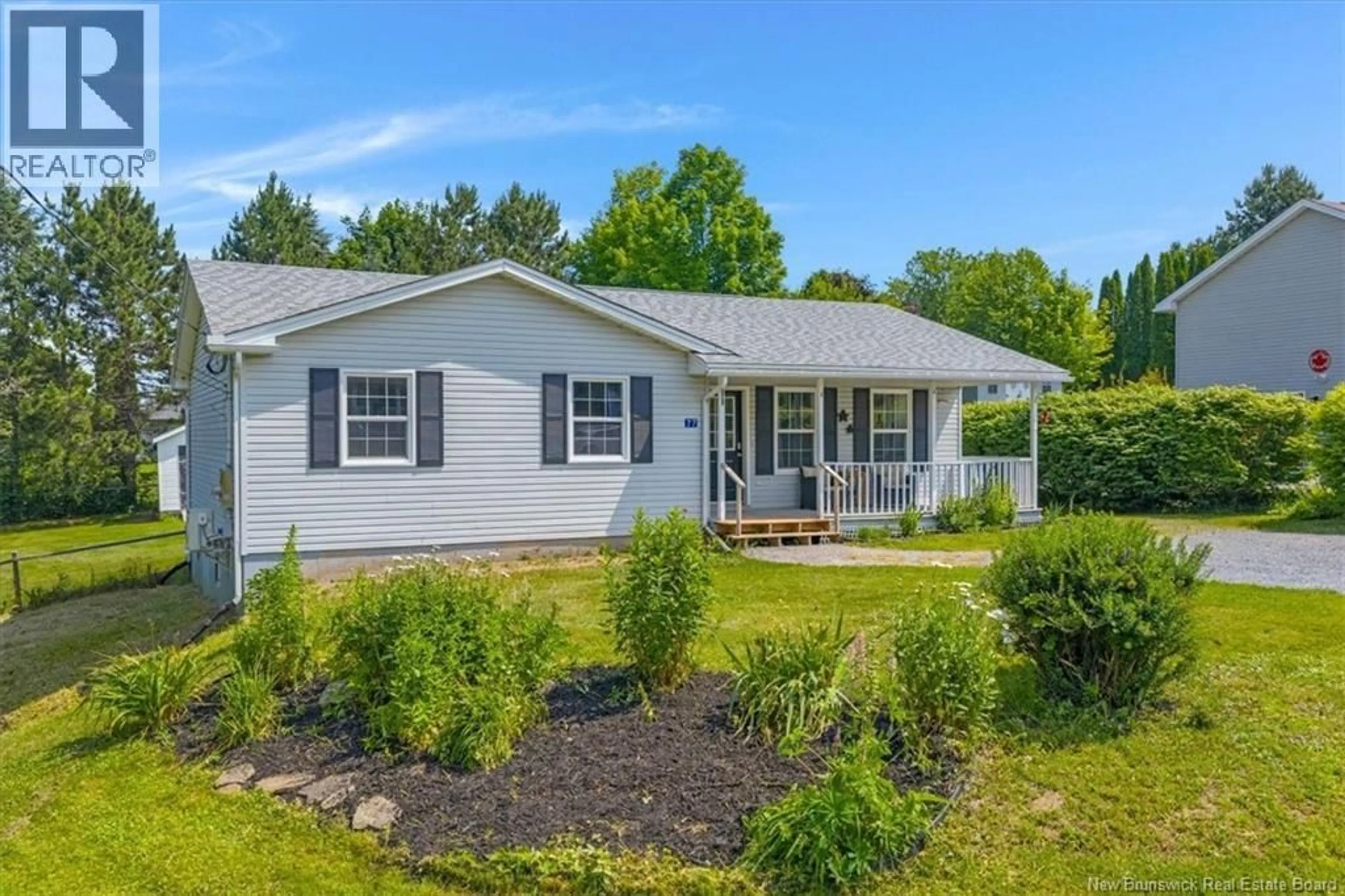 Home with vinyl exterior material, unknown for 77 LAW AVENUE, Hampton New Brunswick E5N5C2
