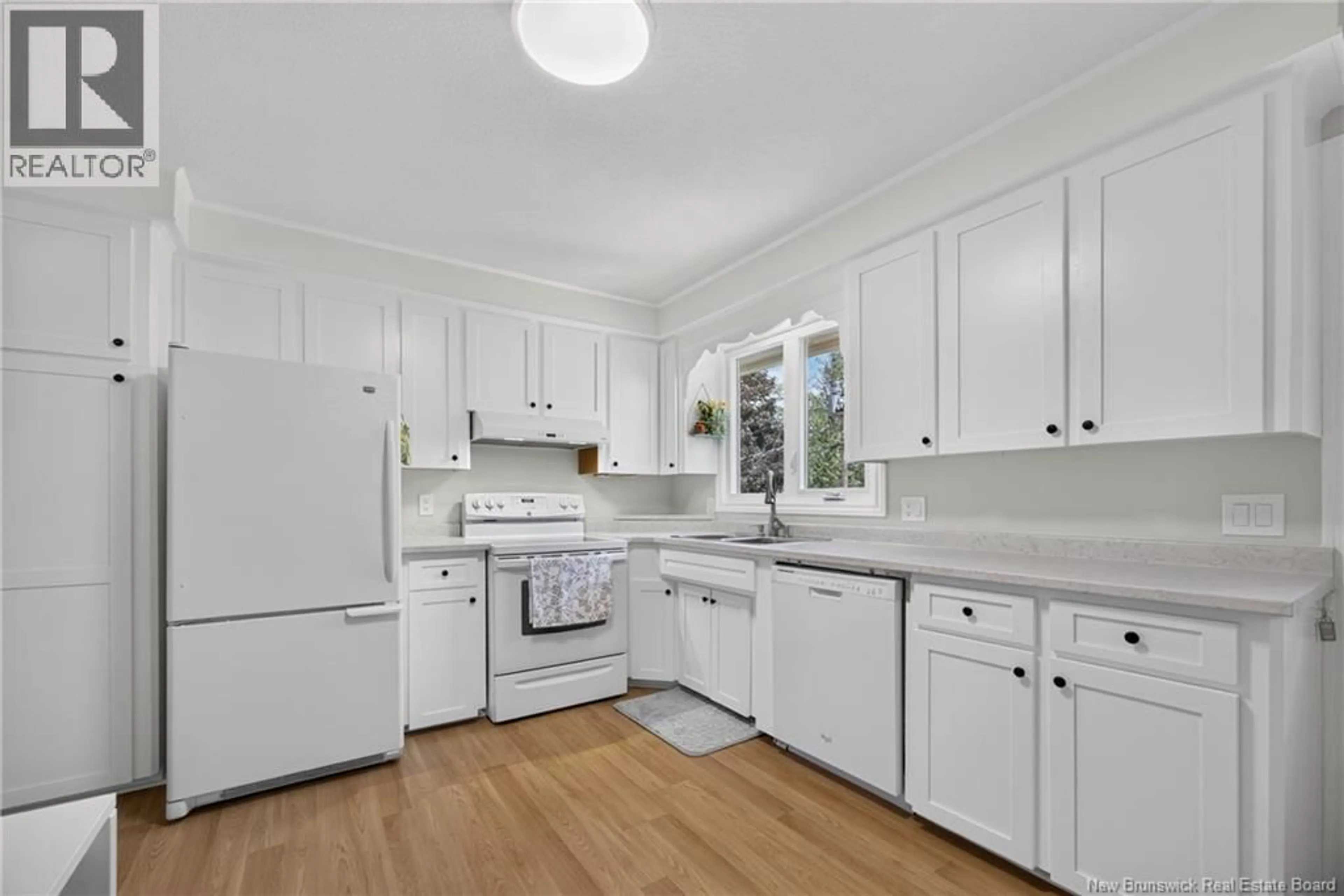 Standard kitchen, ceramic/tile floor for 495 MANSFIELD STREET, Fredericton New Brunswick E3B3A1