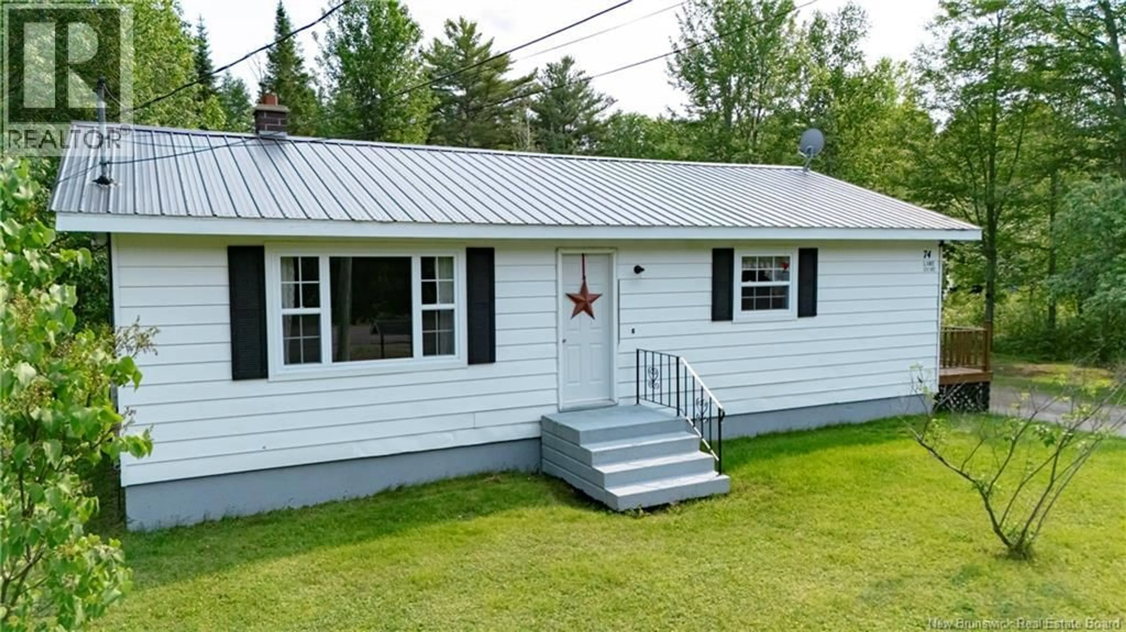 Home with vinyl exterior material, unknown for 4279 RTE 690, Newcastle Creek New Brunswick E4B2M5