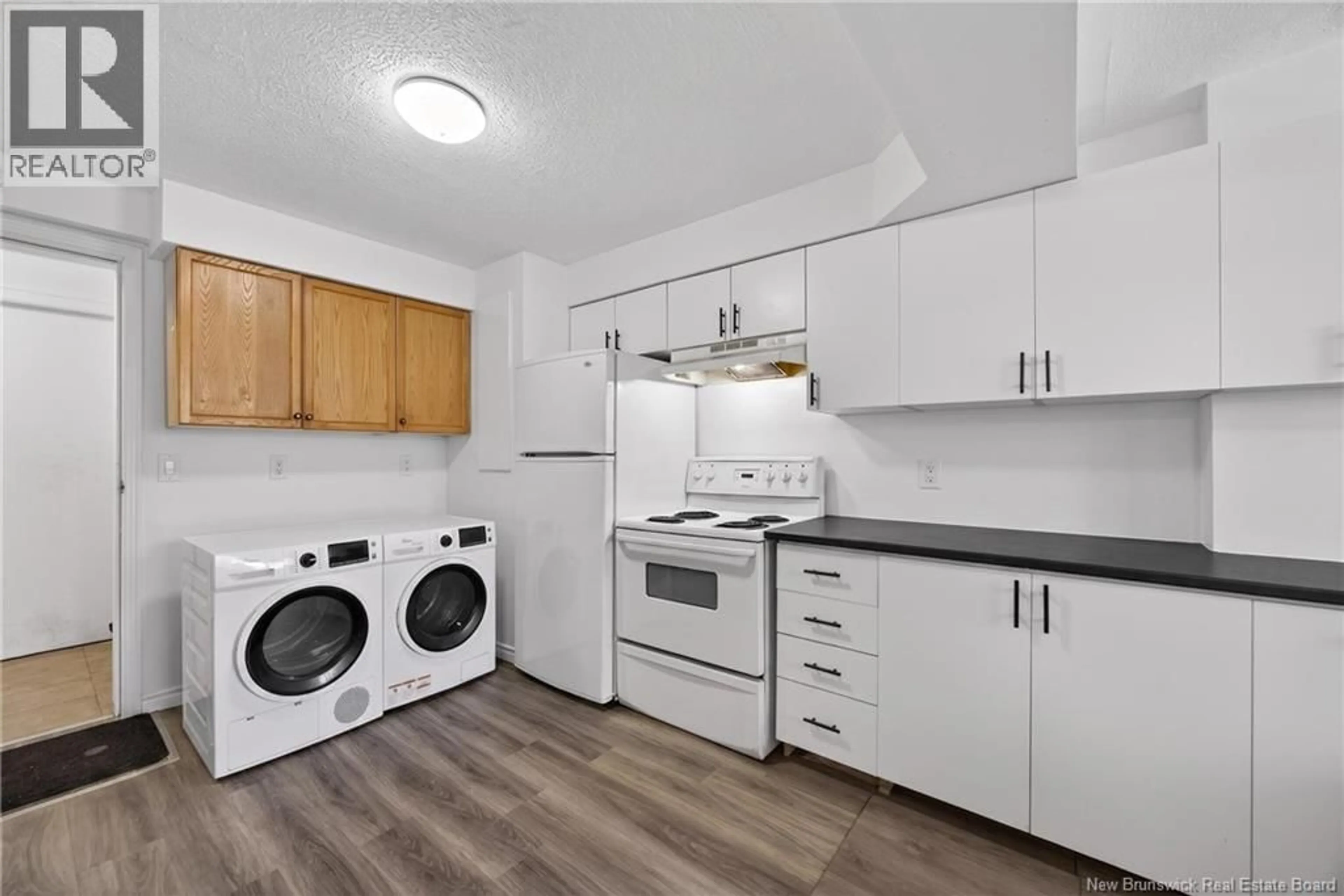 Standard kitchen, unknown for 747 BEAVERBROOK STREET, Fredericton New Brunswick E3B1X9