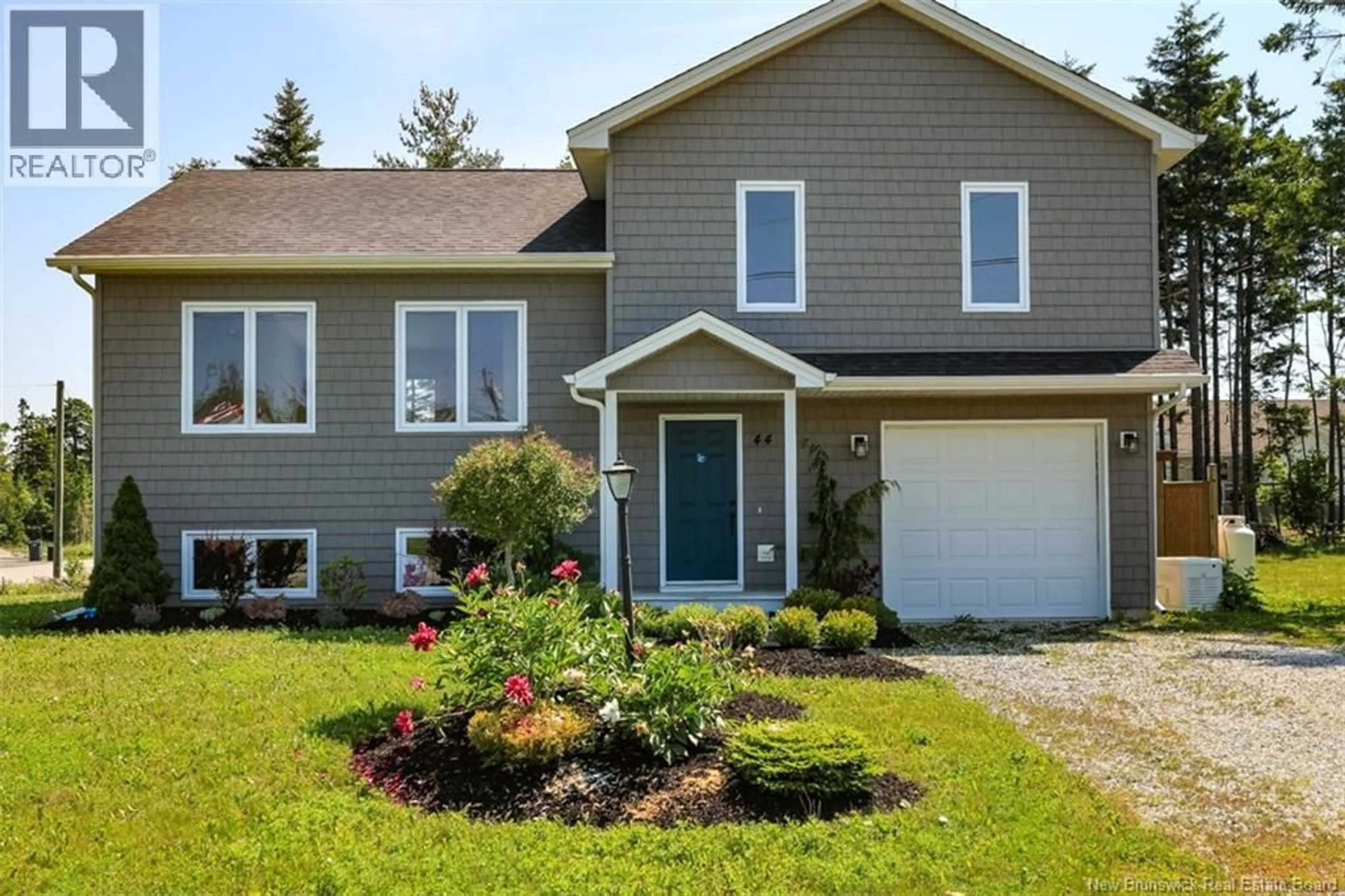 Home with vinyl exterior material, street for 44 GOSHAWK DRIVE, Quispamsis New Brunswick E2E0W6