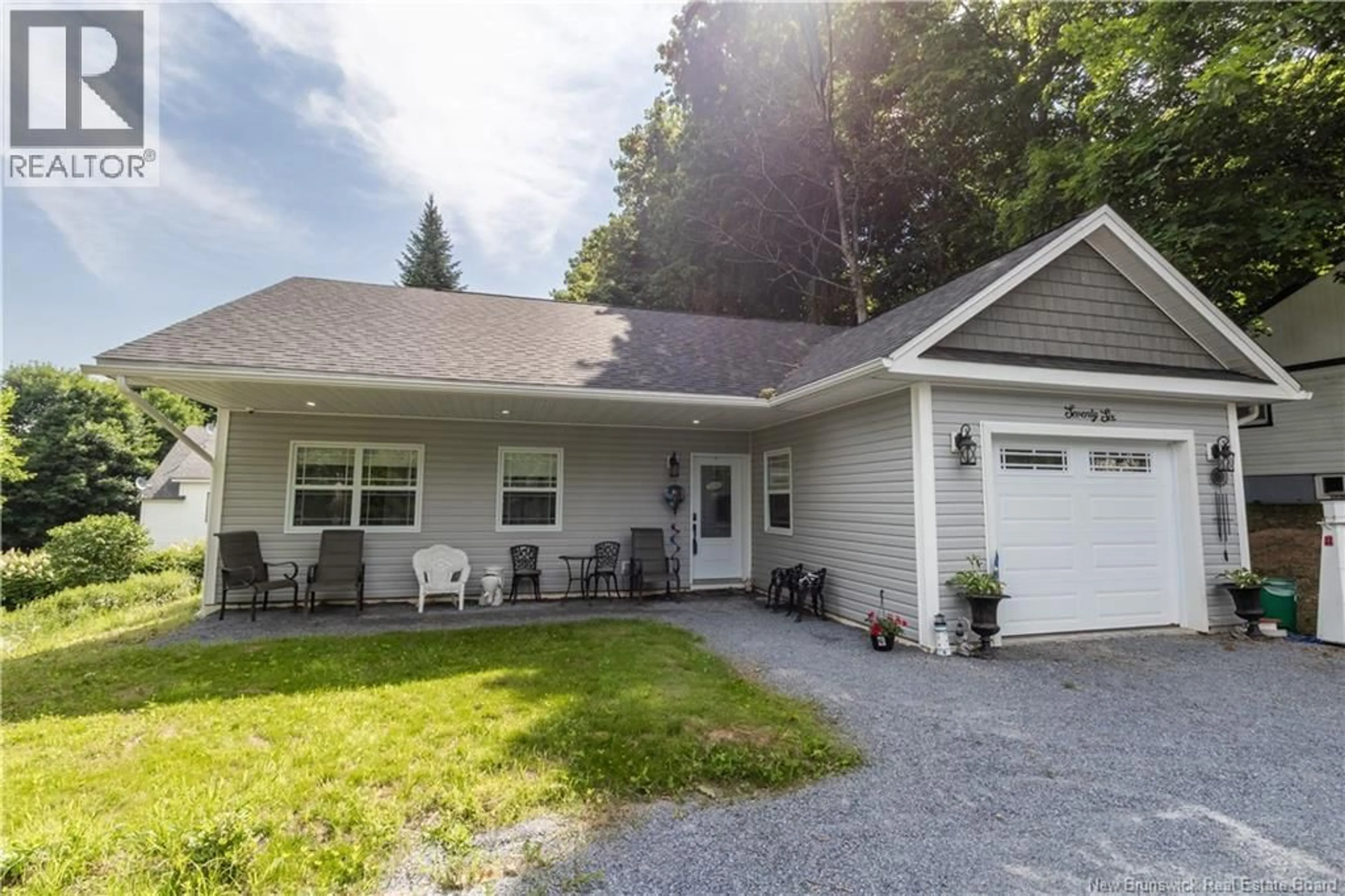 Home with vinyl exterior material, street for 76 PLEASANT AVENUE, Sussex New Brunswick E4E1X7