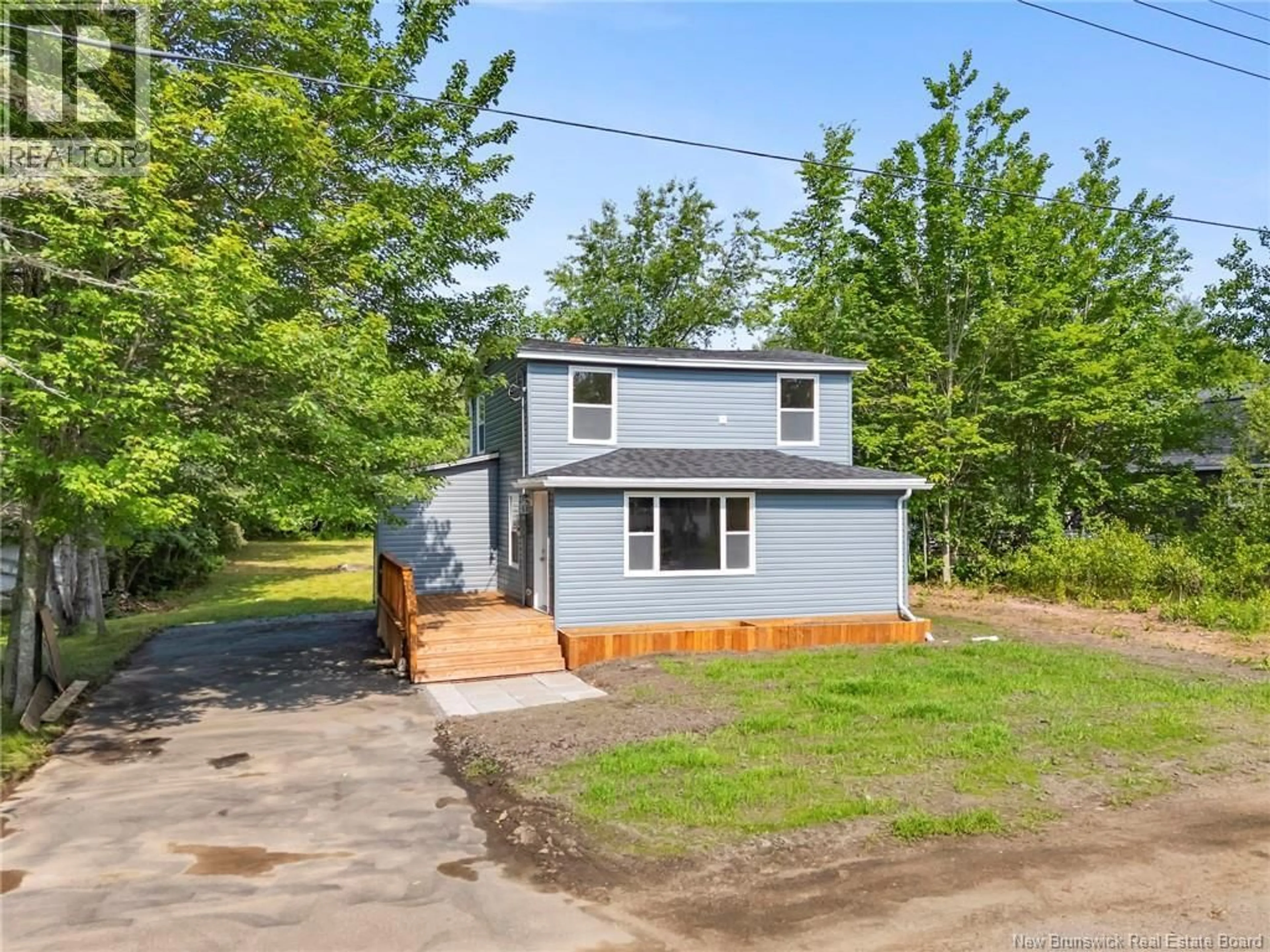 A pic from outside/outdoor area/front of a property/back of a property/a pic from drone, street for 39 DUKE STREET, Minto New Brunswick E4B3P8