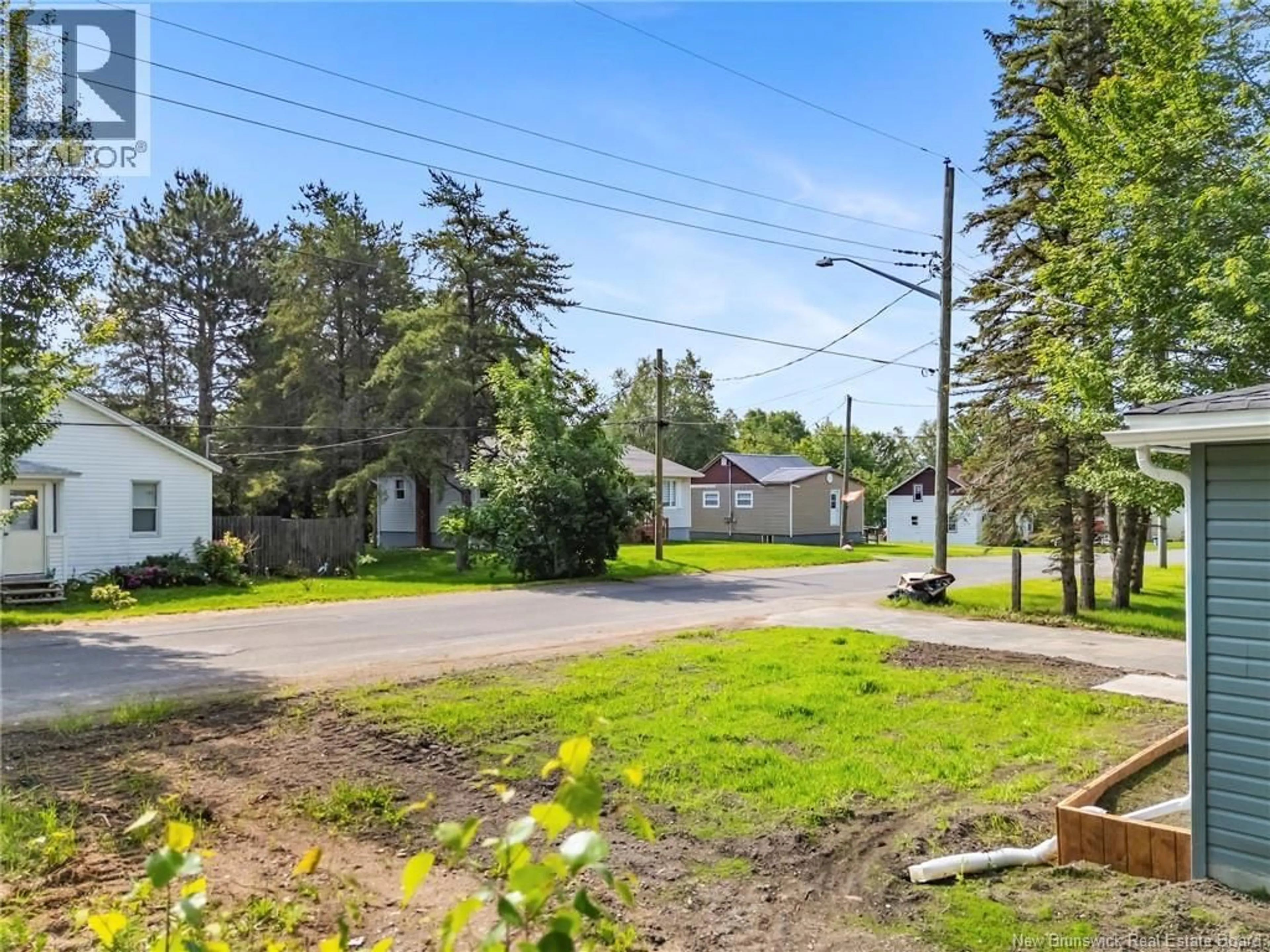 A pic from outside/outdoor area/front of a property/back of a property/a pic from drone, street for 39 DUKE STREET, Minto New Brunswick E4B3P8