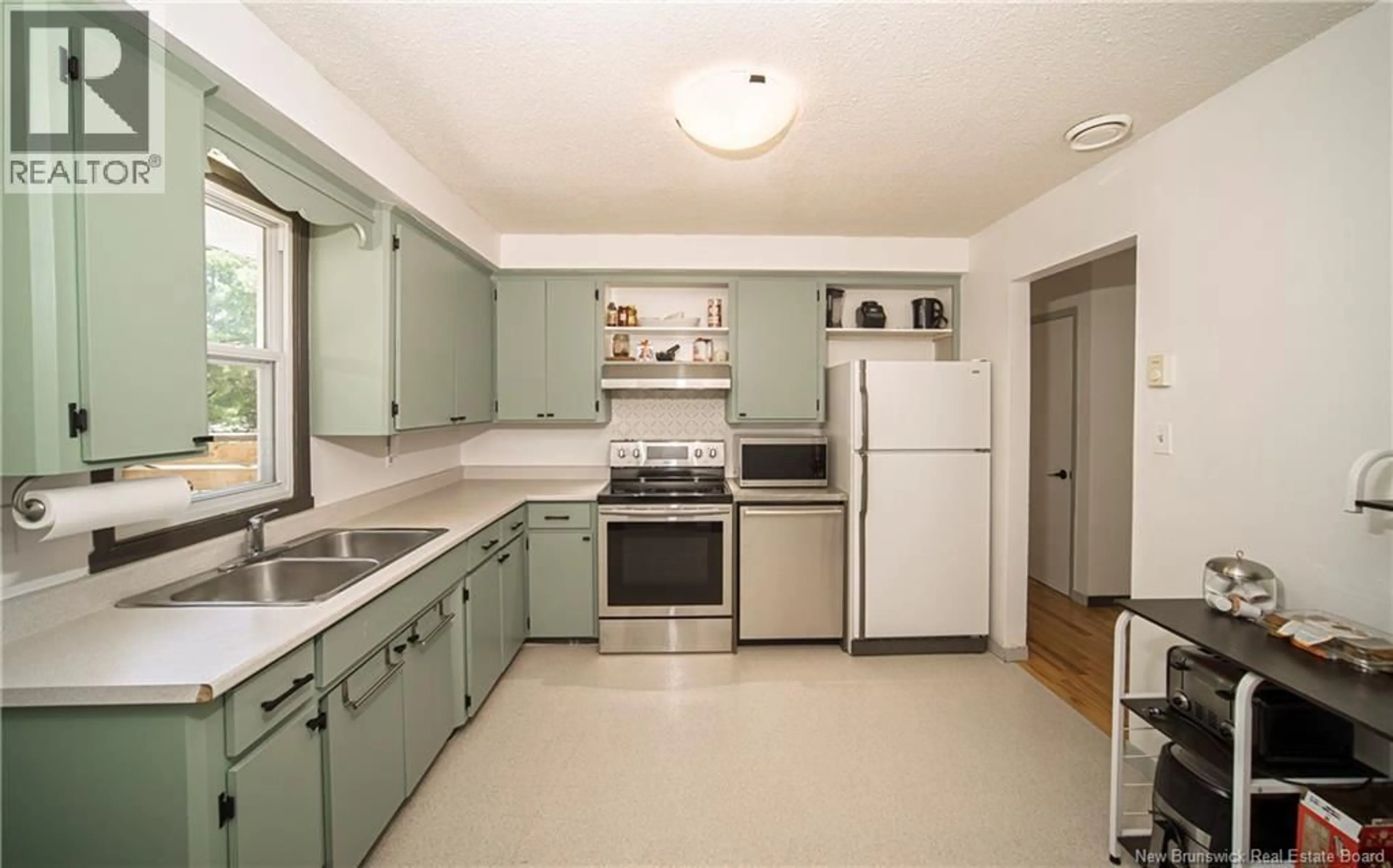 Standard kitchen, ceramic/tile floor for 255 SUNRISE ESTATES DRIVE, New Maryland New Brunswick E3C1G8