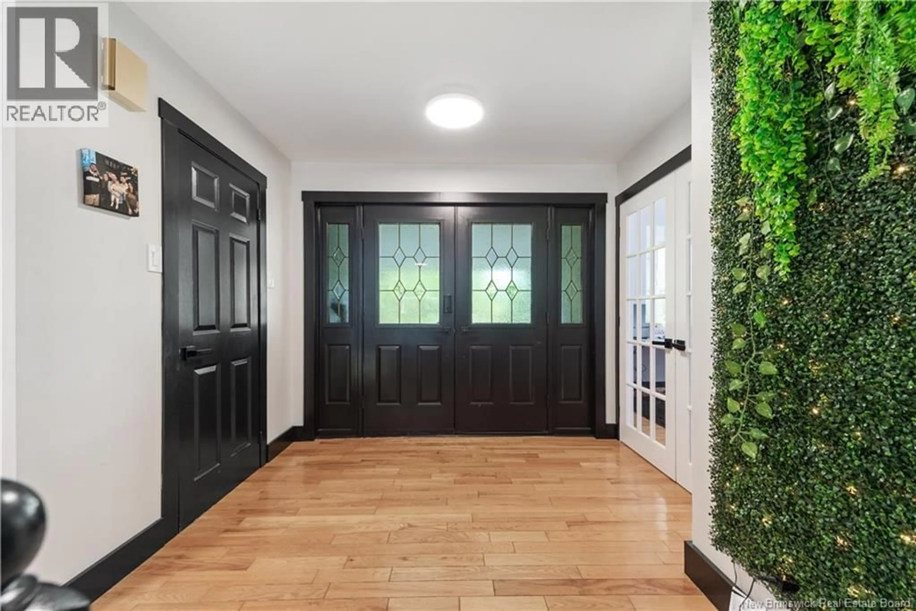 Indoor entryway for 32 RIVERBEND, Turtle Creek New Brunswick E1J2B3