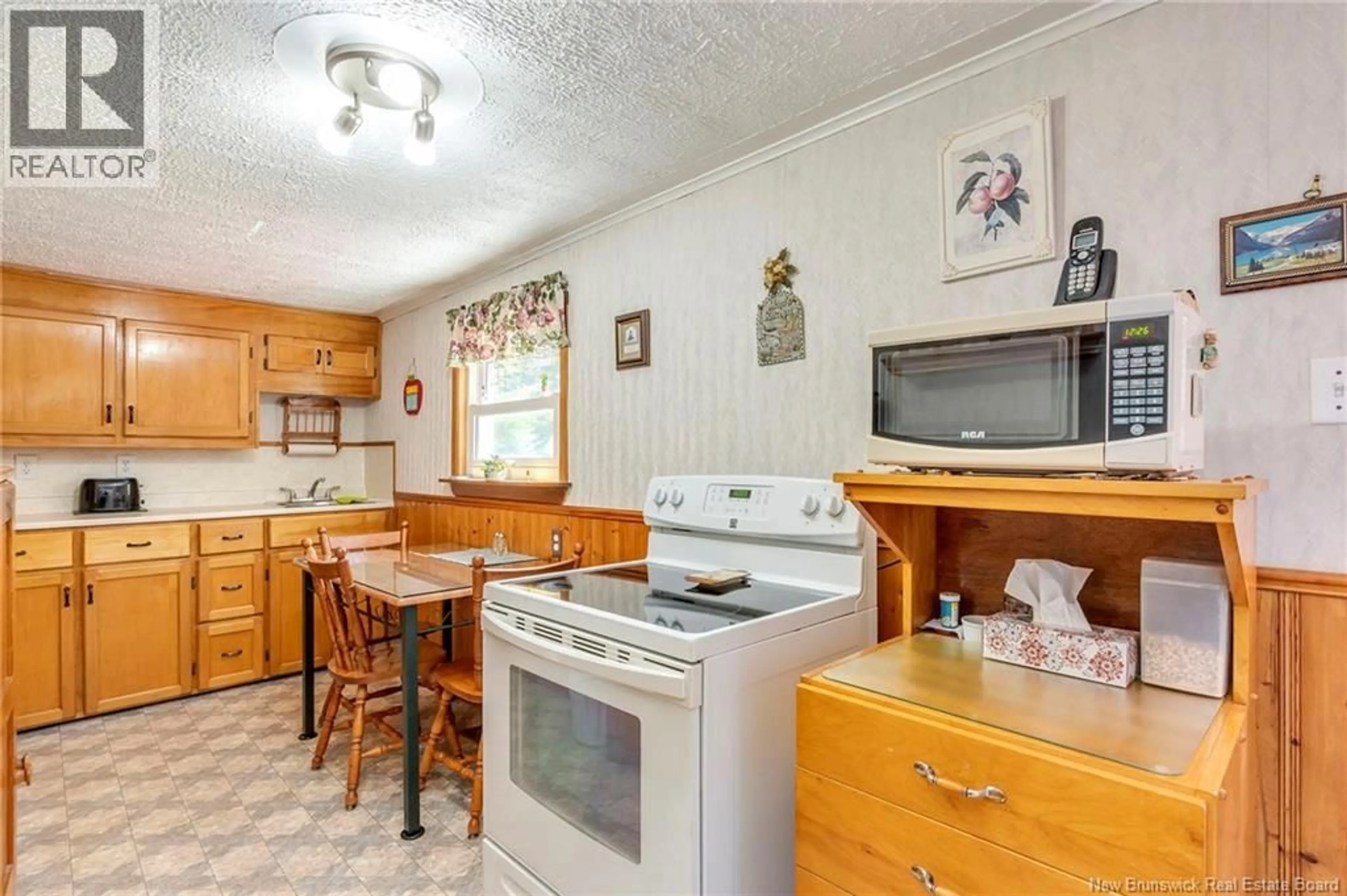 Standard kitchen, unknown for 3066 LOCH LOMOND ROAD, Saint John New Brunswick E2N1B3