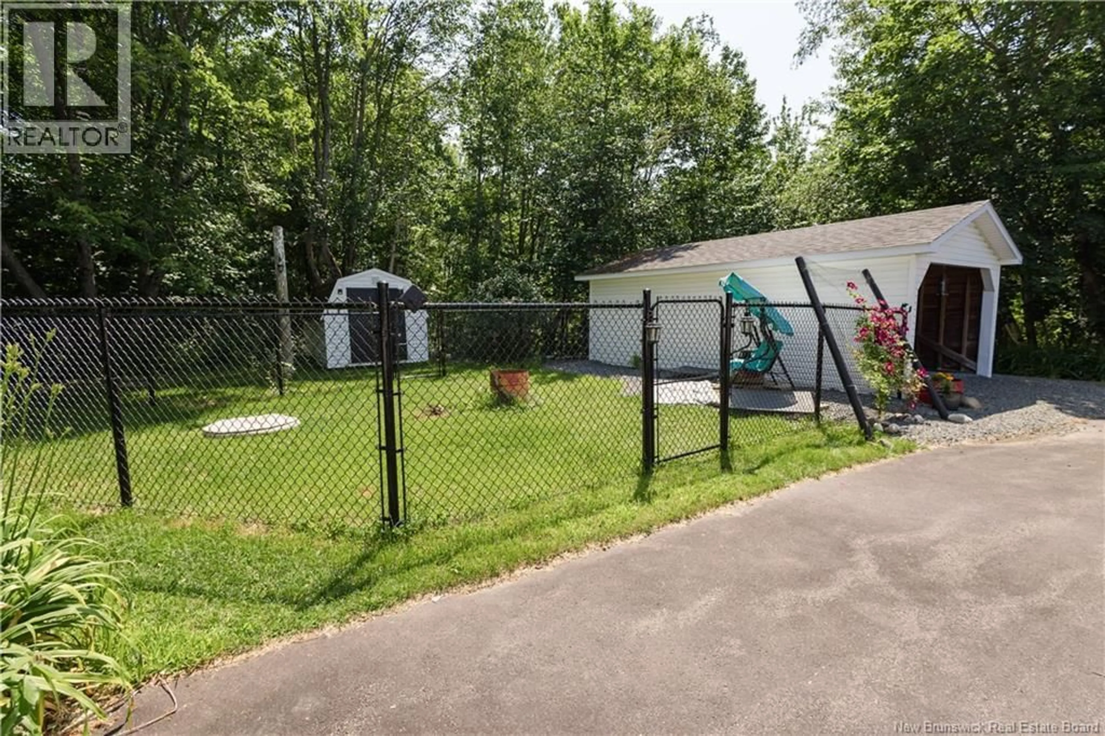 Patio, unknown for 816 PLEASANT STREET, Minto New Brunswick E4B2V1