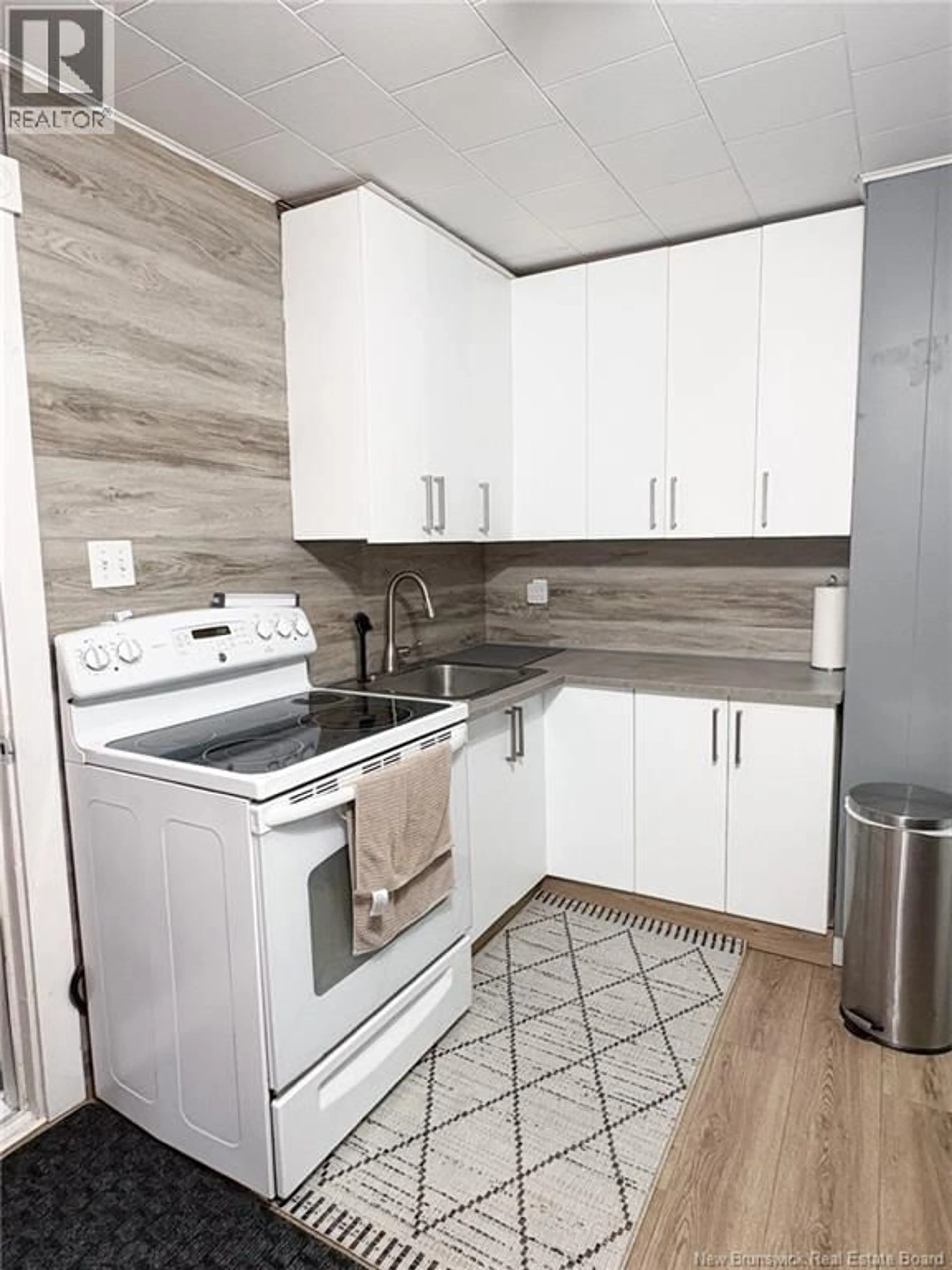 Standard kitchen, unknown for 382 ROUTE 116, Chipman New Brunswick E4A1K3