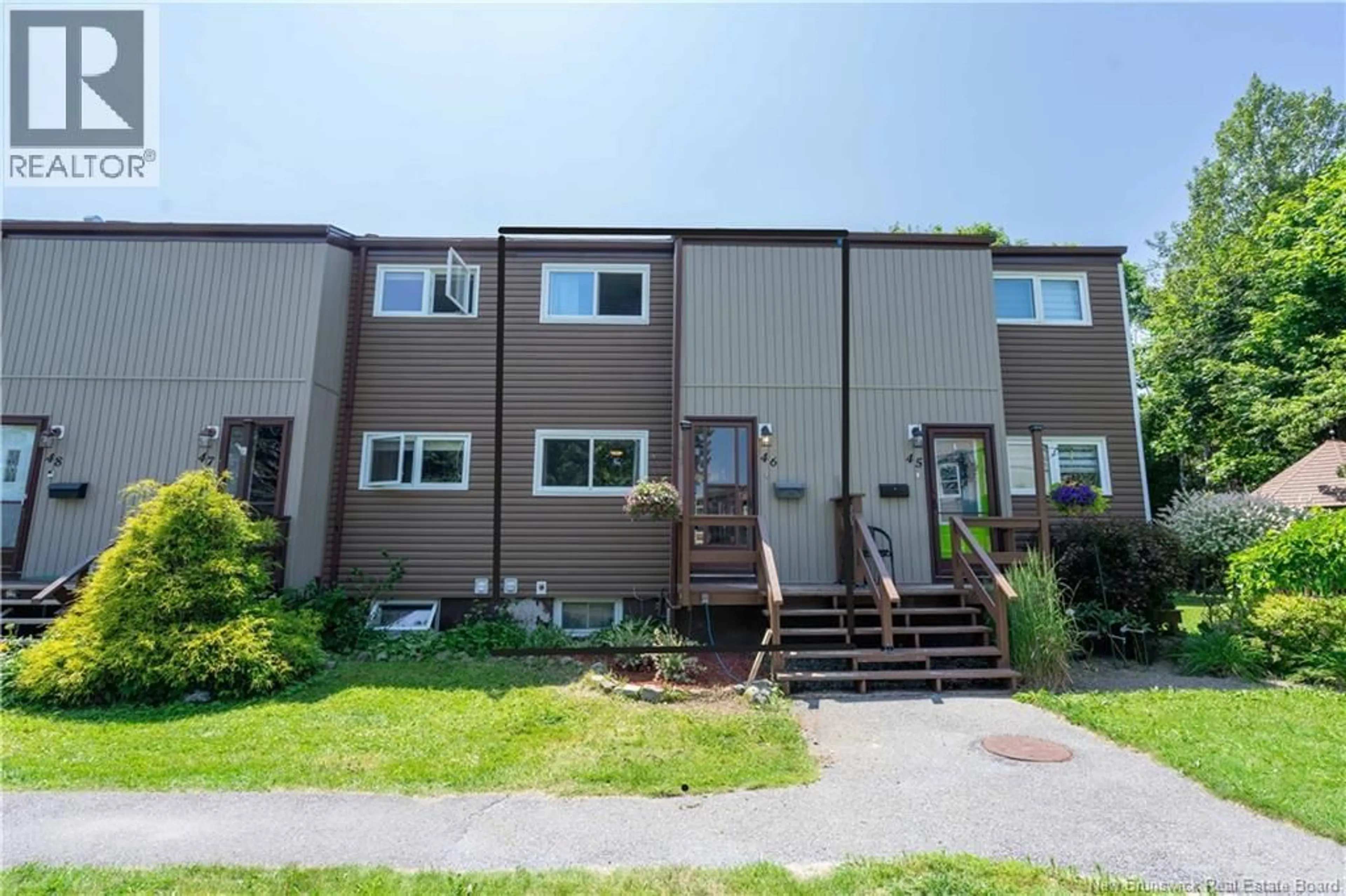 Home with vinyl exterior material, street for 46 SOMERSET PARK, Saint John New Brunswick E2K2R8