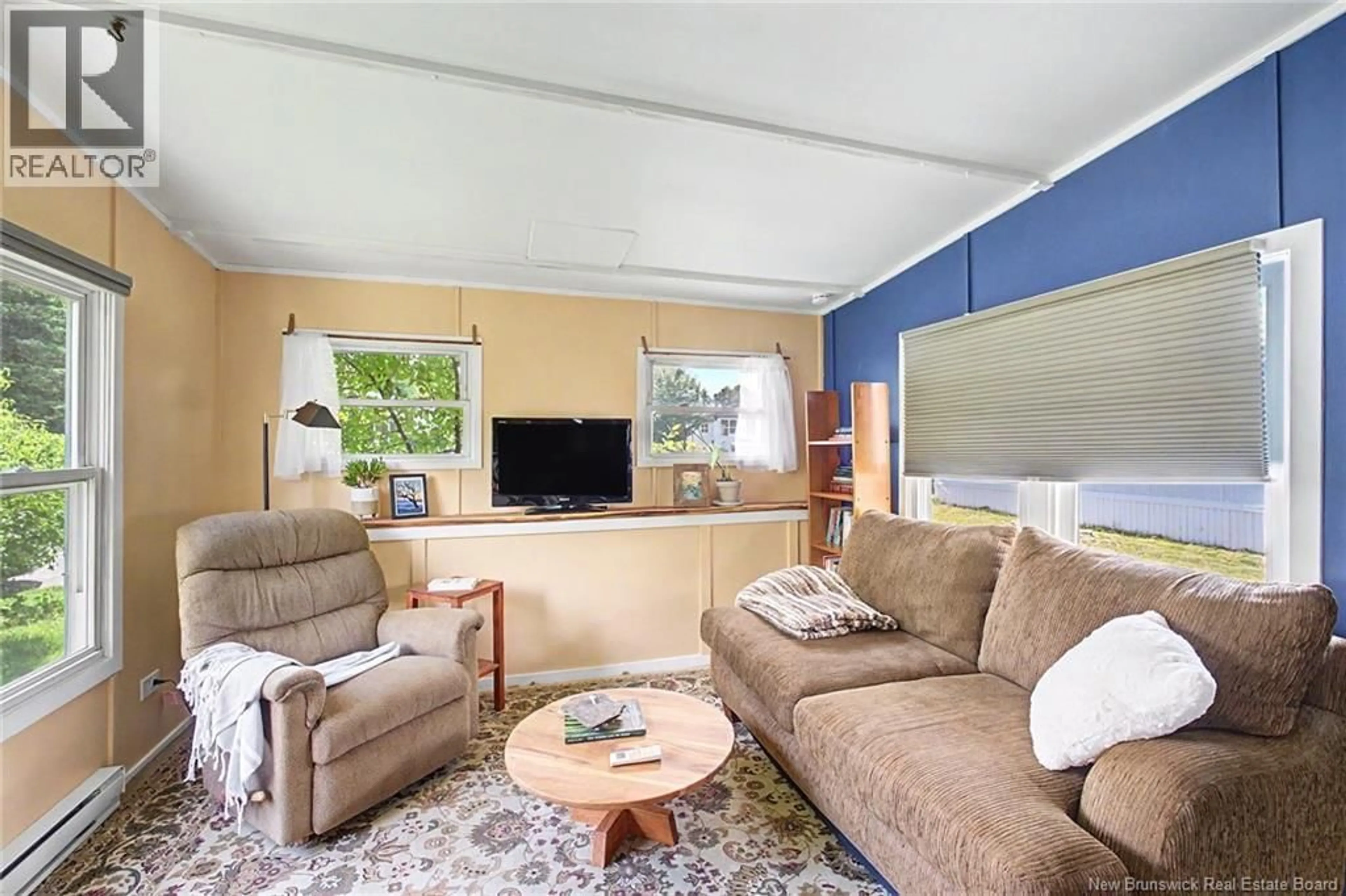Living room with furniture, unknown for 225 DRIFTWOOD LOOP, Fredericton New Brunswick E3B7P1