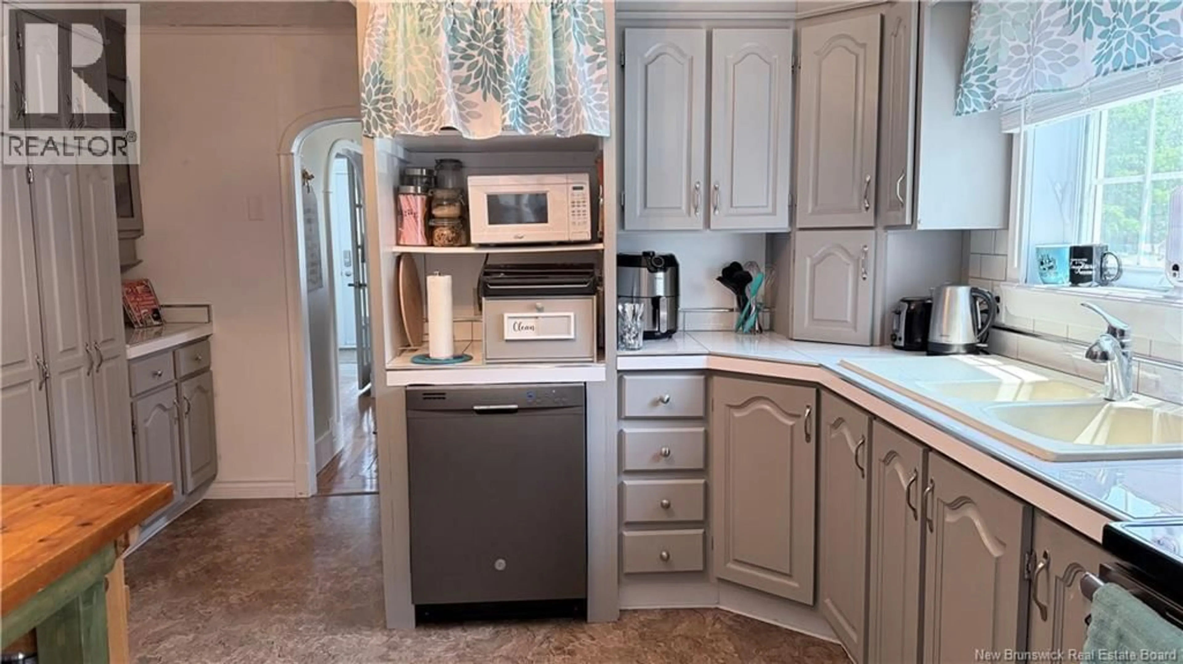 Standard kitchen, ceramic/tile floor for 784 PRINCIPAL STREET, Saint-Léonard New Brunswick E7E2H8