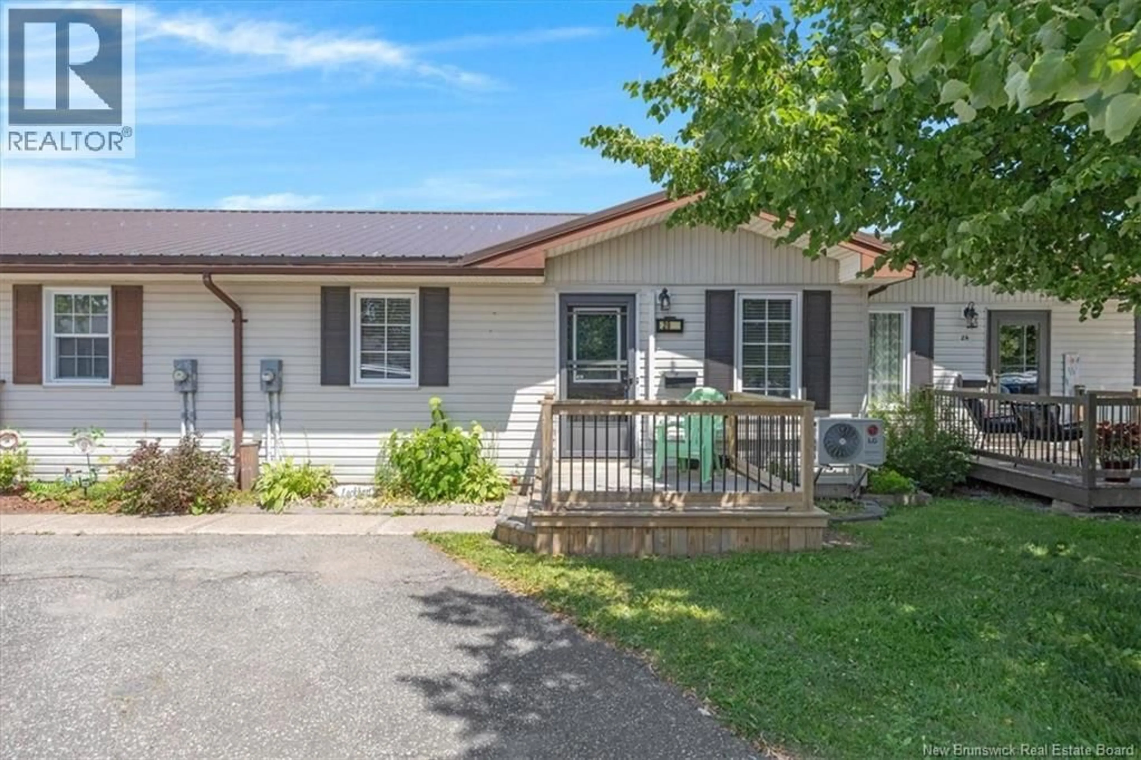 Home with vinyl exterior material, street for 28 CHRISTINA COURT, Saint John New Brunswick E2J4L3