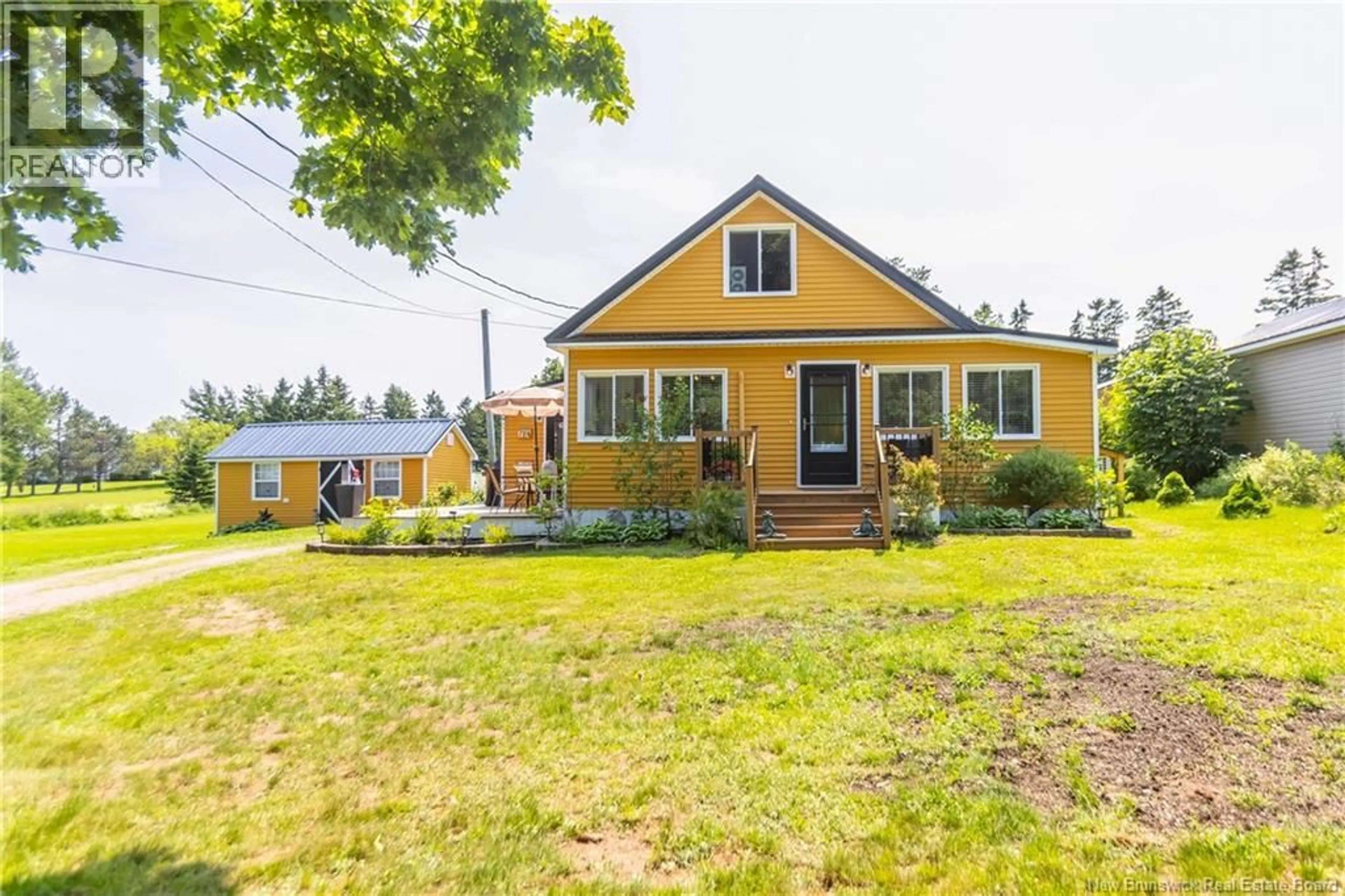 Home with vinyl exterior material, street for 78 ROUTE 955, Cape Tormentine New Brunswick E4M2A8