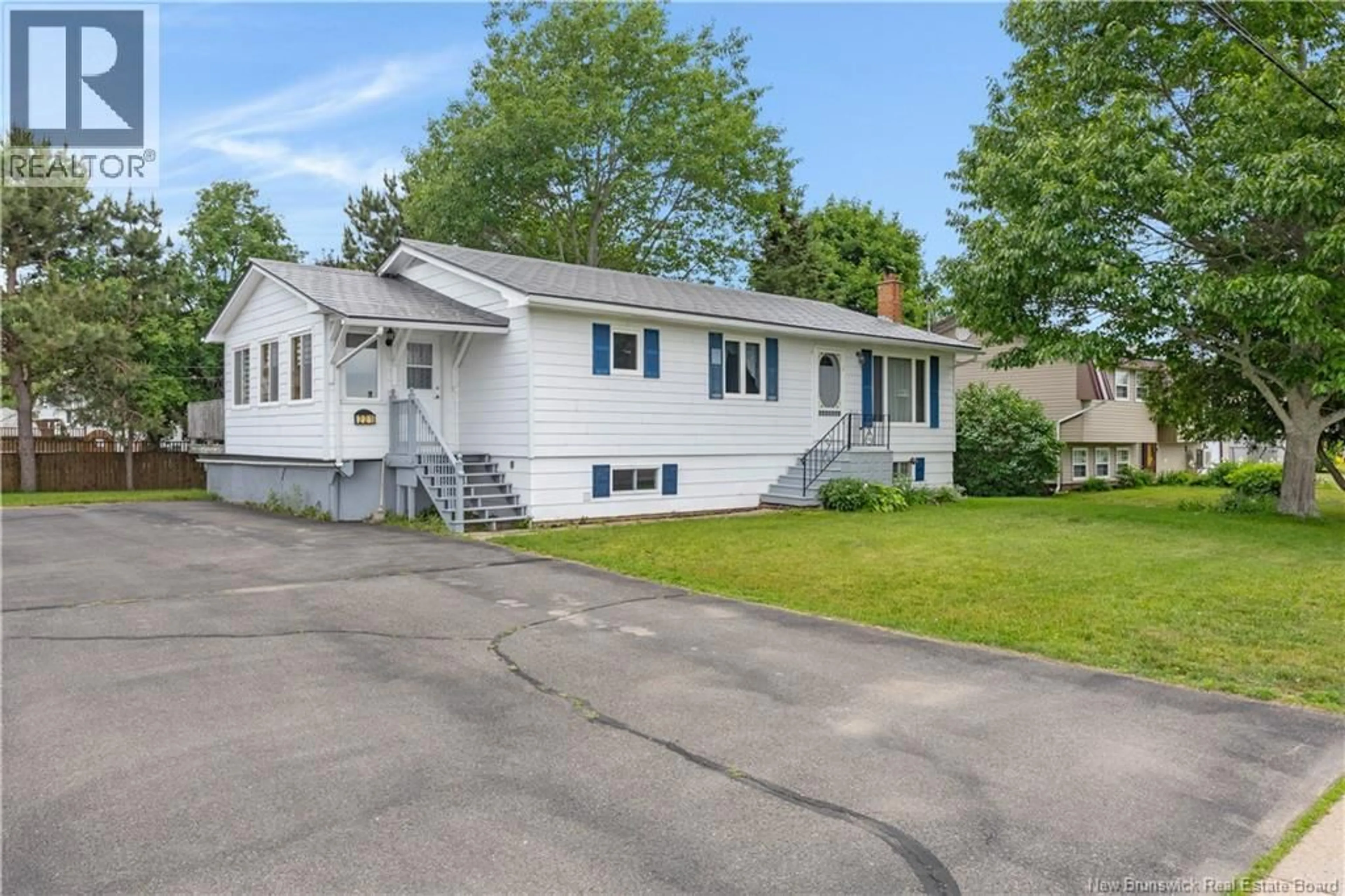 Home with vinyl exterior material, street for 221 MAGNOLIA AVENUE, Sussex New Brunswick E4E2H5