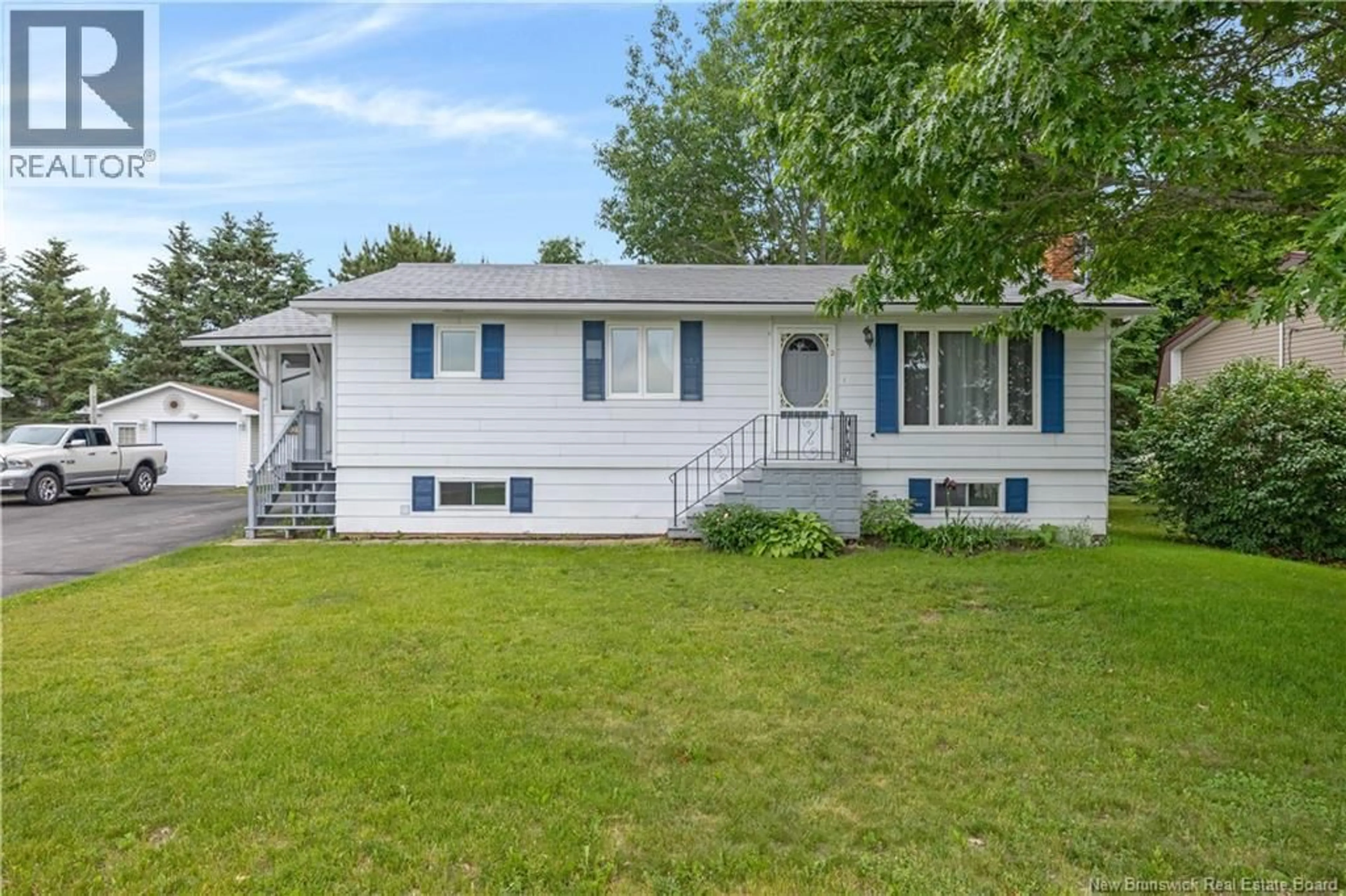 Home with vinyl exterior material, street for 221 MAGNOLIA AVENUE, Sussex New Brunswick E4E2H5