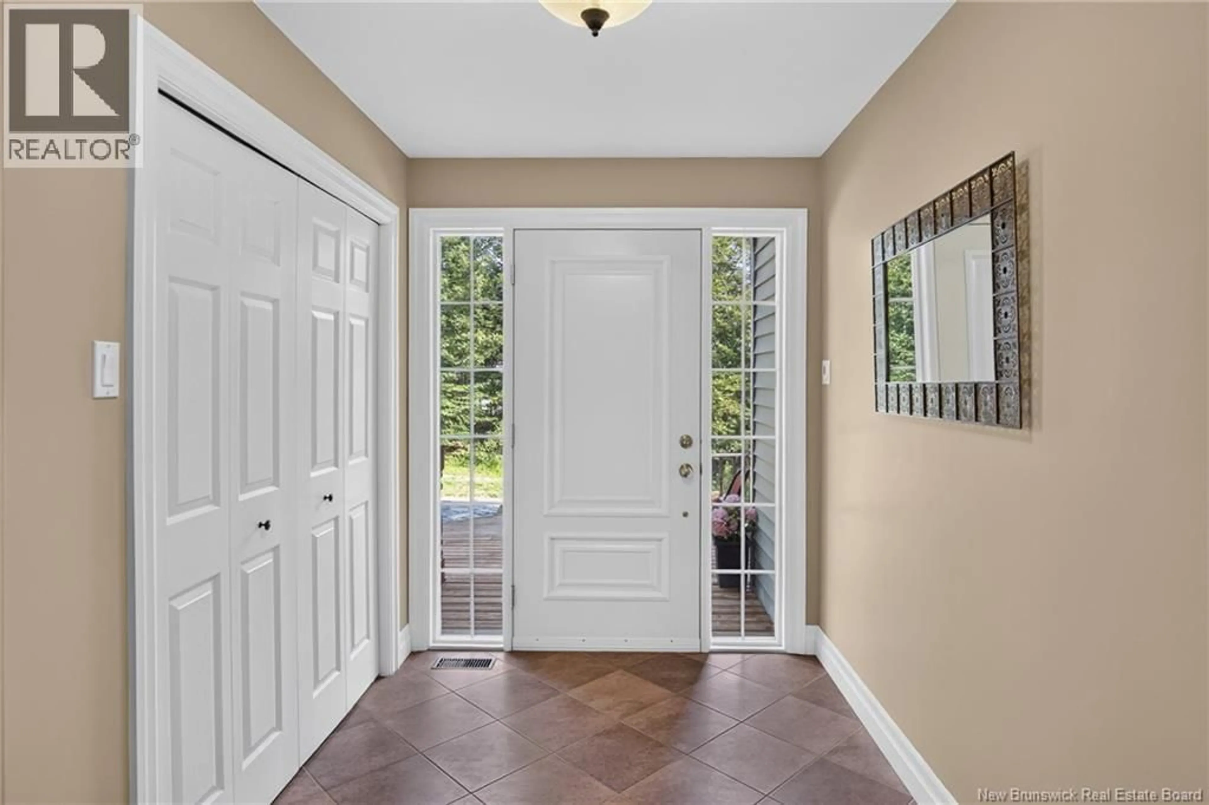 Indoor entryway for 186 PETTINGILL ROAD, Quispamsis New Brunswick E2E2V6