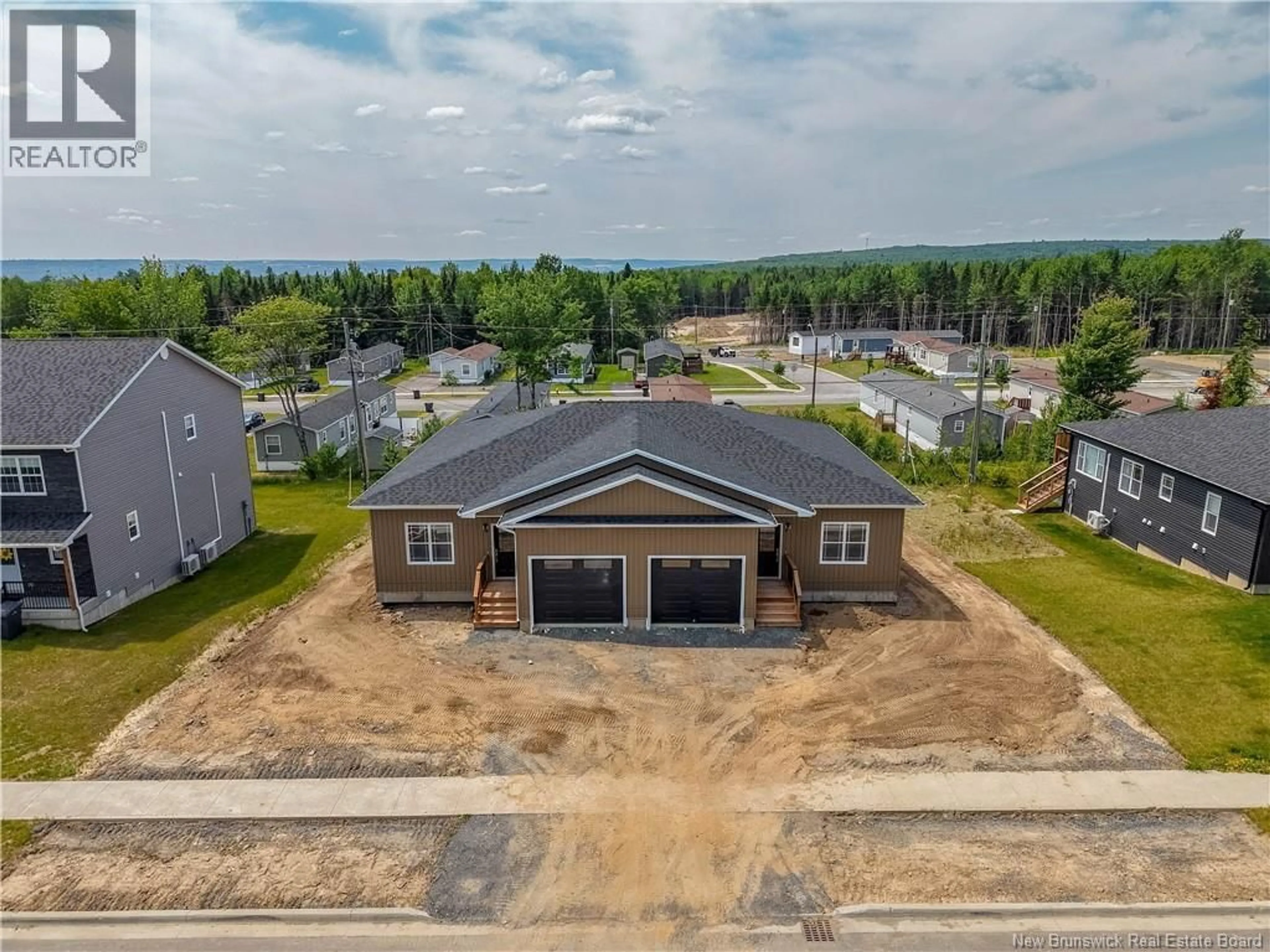 A pic from outside/outdoor area/front of a property/back of a property/a pic from drone, building for 113 GLENNORTH STREET, Fredericton New Brunswick E3G0A6