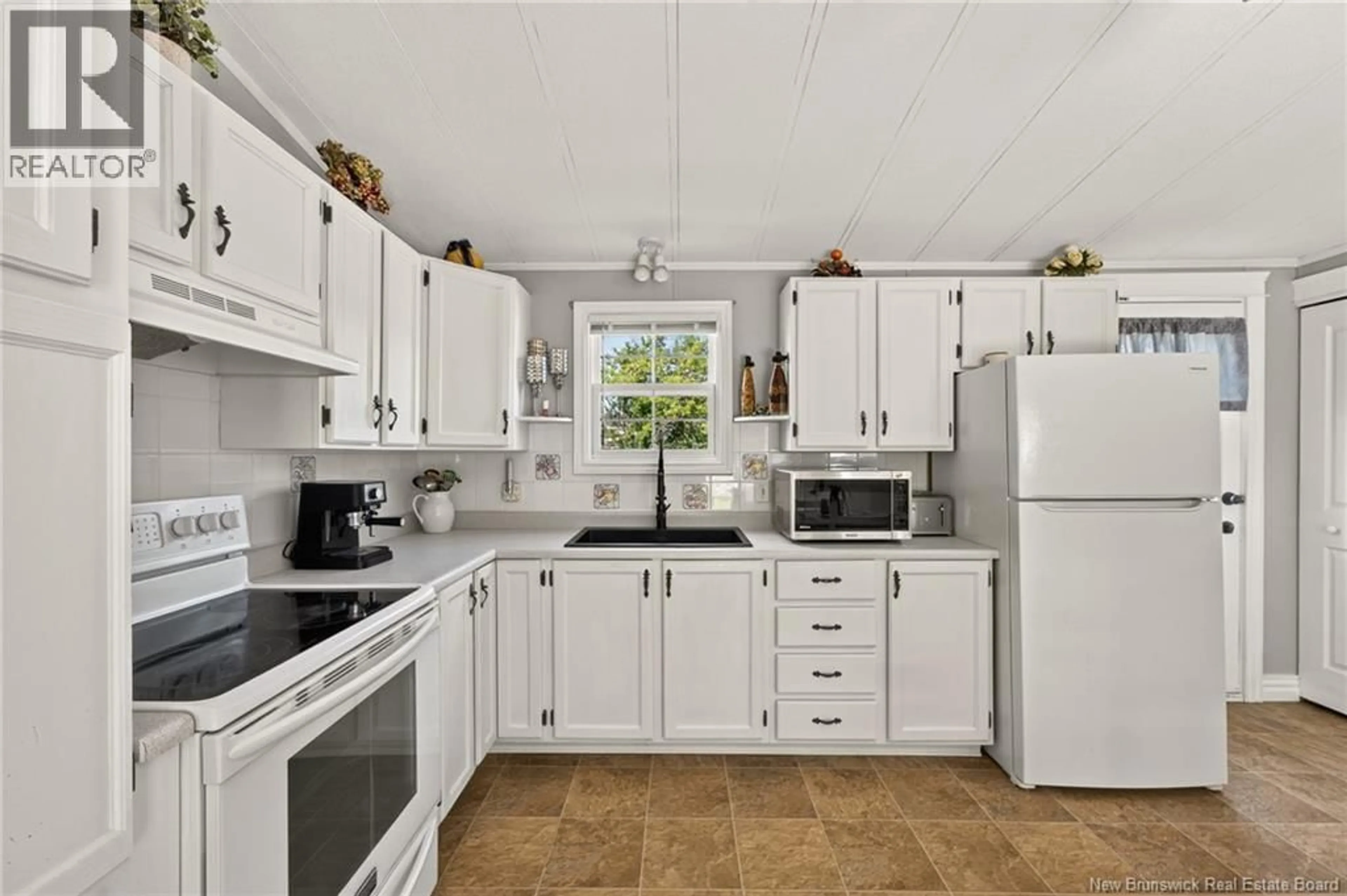 Standard kitchen, ceramic/tile floor for 8 LAUSANNE STREET, Moncton New Brunswick E1H2Y4