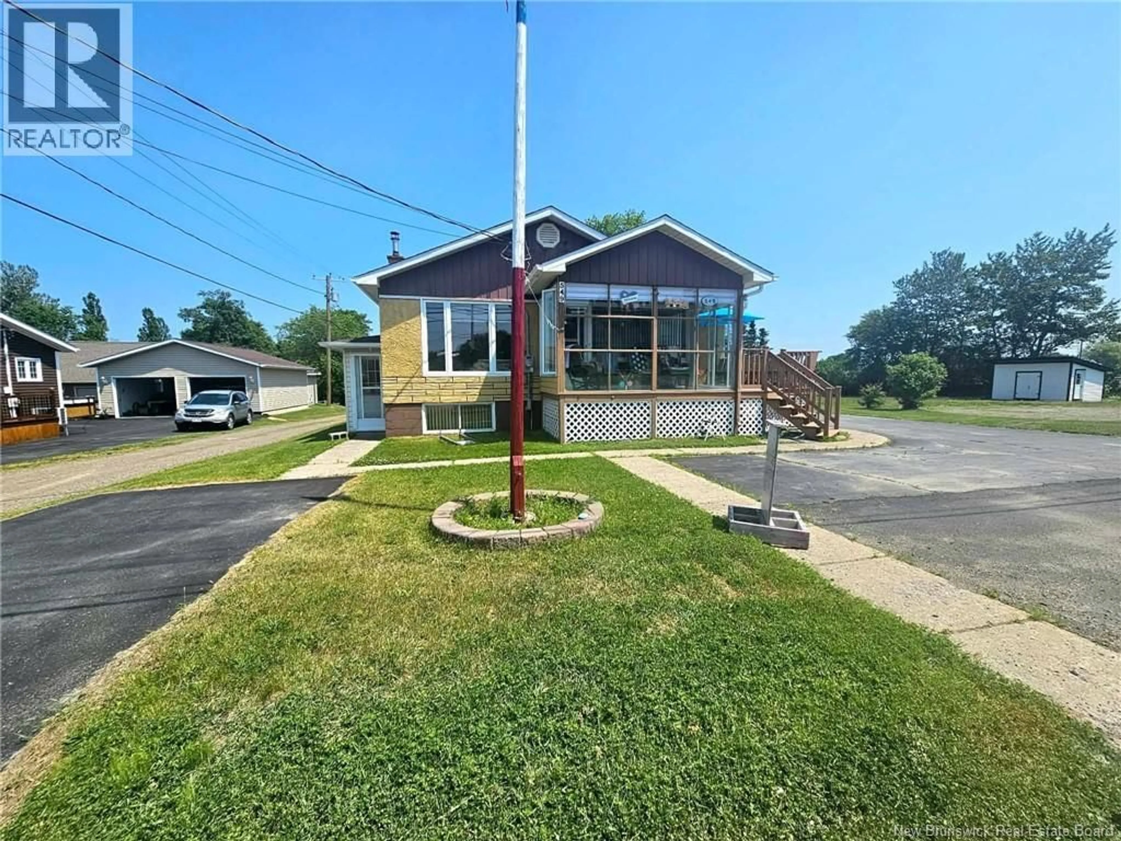 A pic from outside/outdoor area/front of a property/back of a property/a pic from drone, street for 549 PRINCIPALE, Petit-Rocher New Brunswick E8J1J7