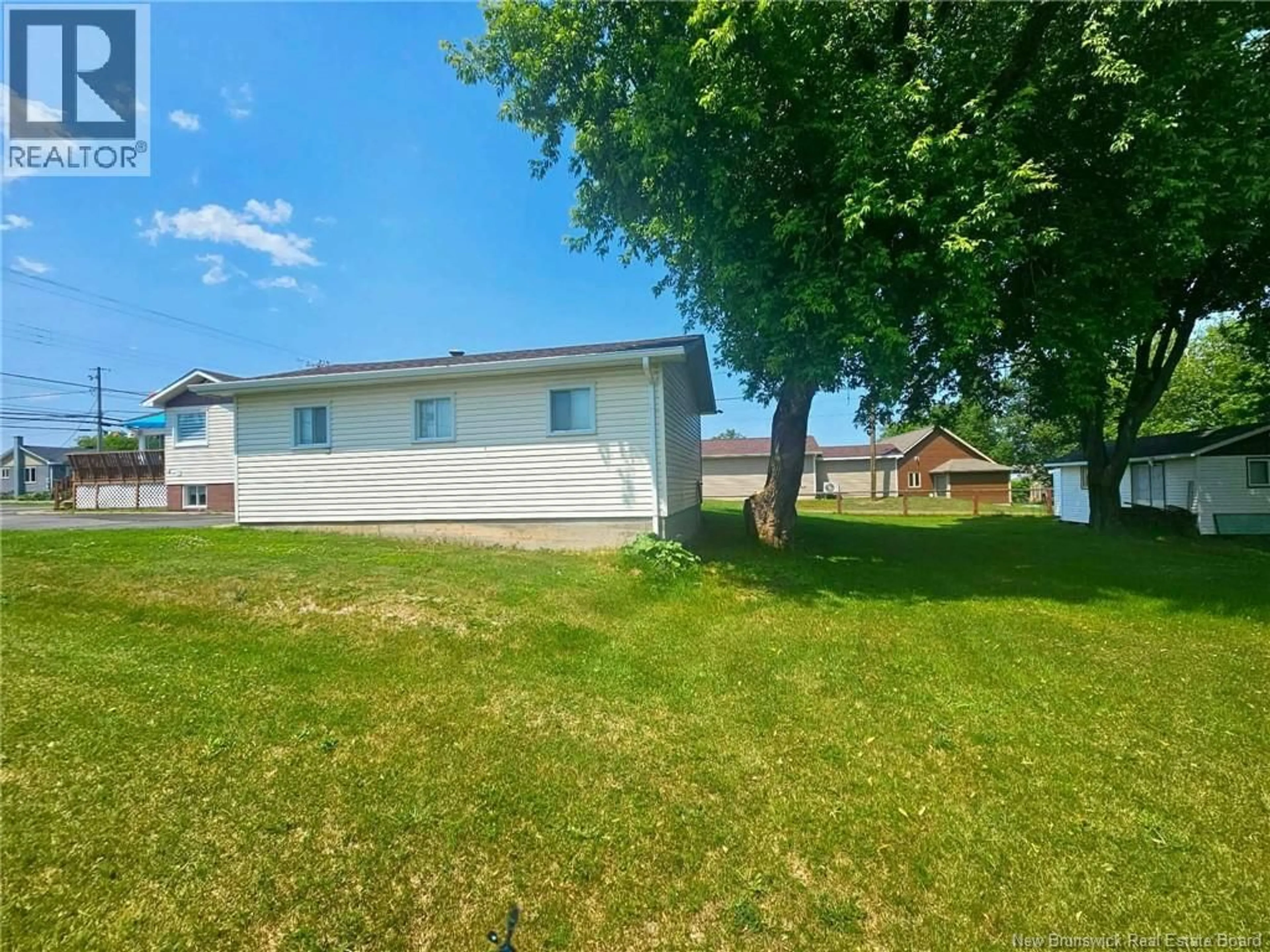 A pic from outside/outdoor area/front of a property/back of a property/a pic from drone, water/lake/river/ocean view for 549 PRINCIPALE, Petit-Rocher New Brunswick E8J1J7