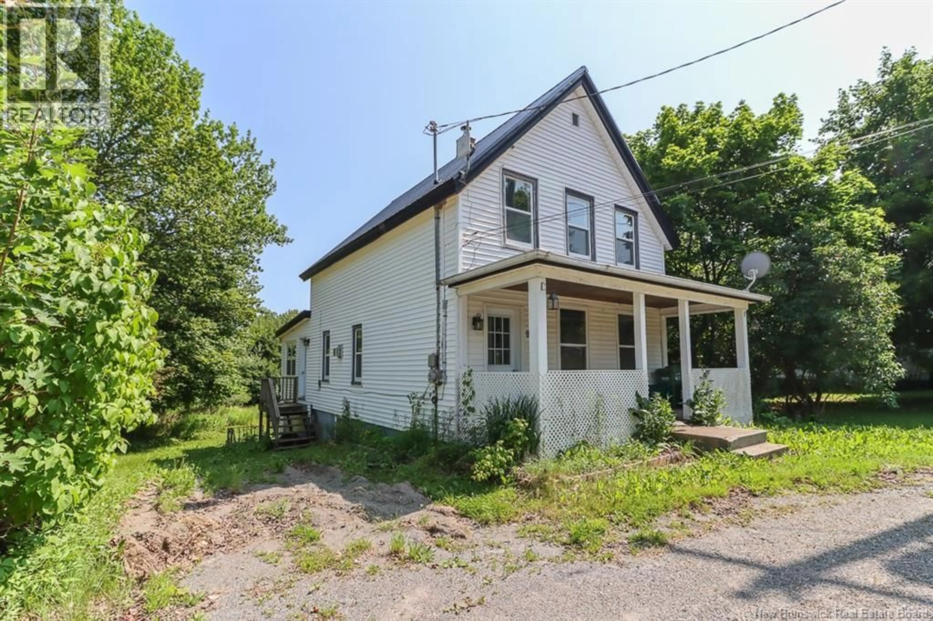 A pic from outside/outdoor area/front of a property/back of a property/a pic from drone, building for 96 MAIN STREET, St. Martins New Brunswick E5R1B3