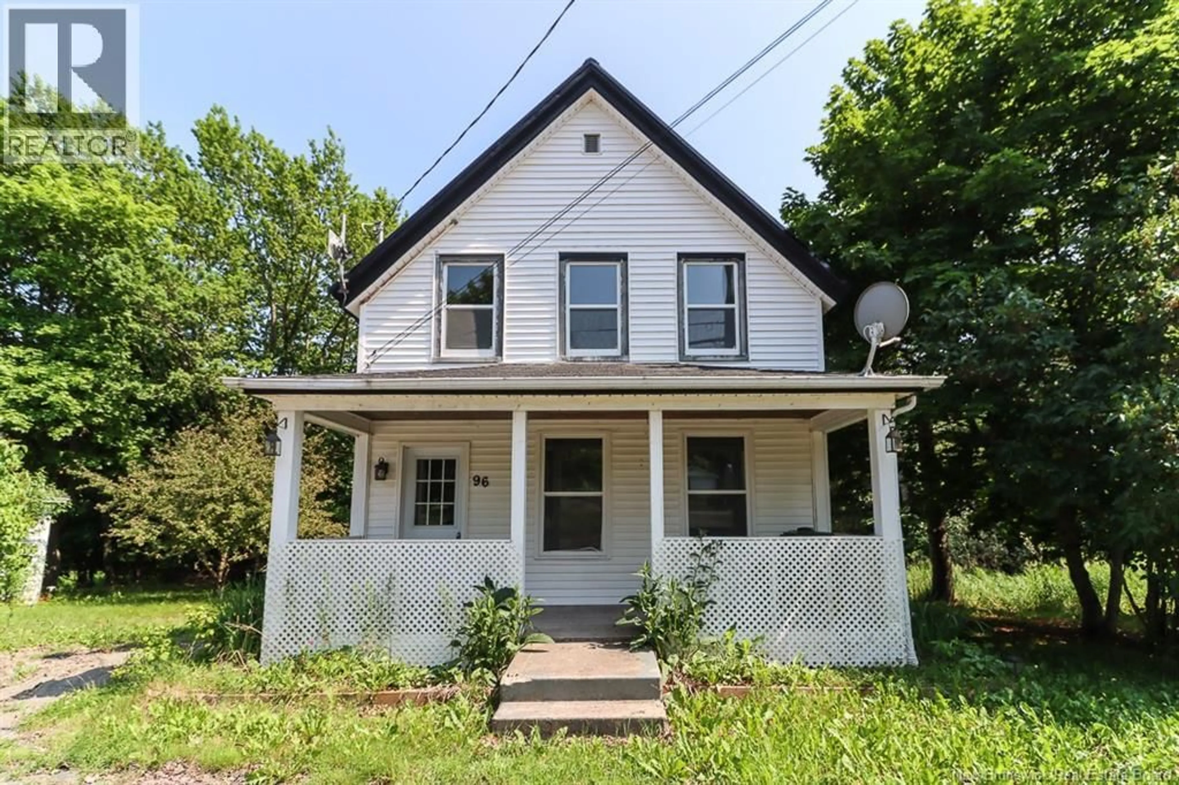 Home with vinyl exterior material, building for 96 MAIN STREET, St. Martins New Brunswick E5R1B3