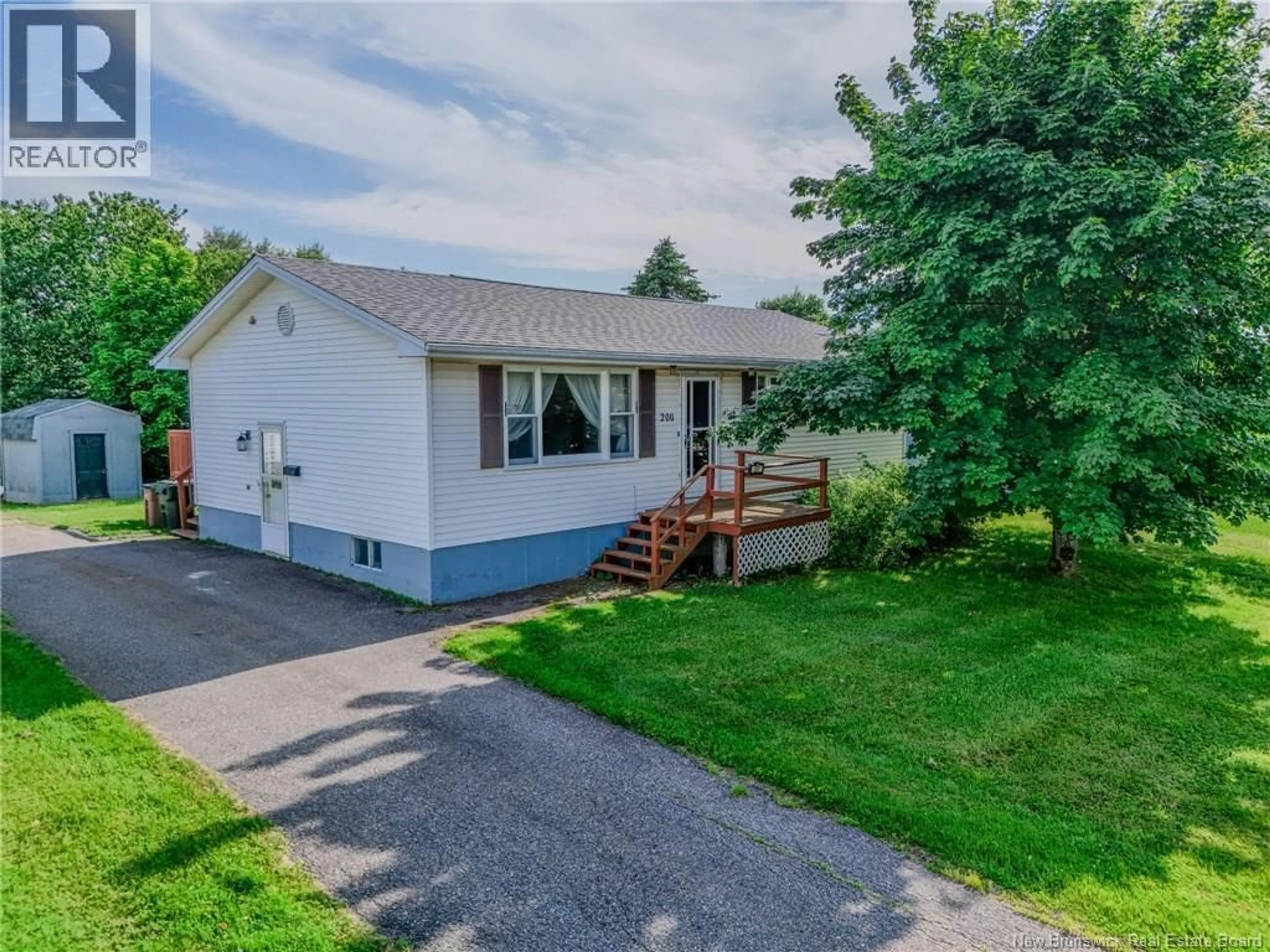 A pic from outside/outdoor area/front of a property/back of a property/a pic from drone, street for 200 SIMMS COURT, Saint John New Brunswick E2M5K5
