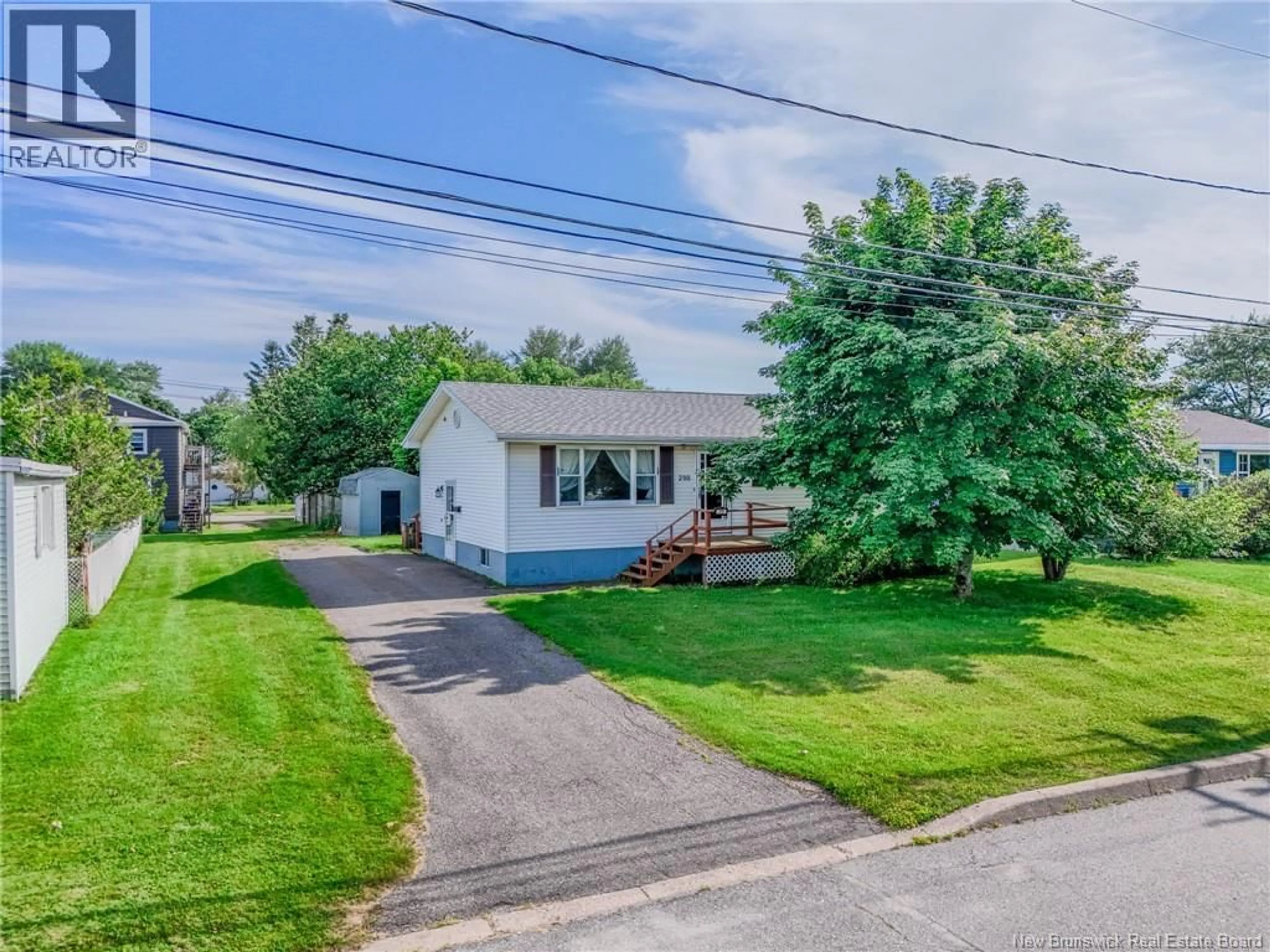 A pic from outside/outdoor area/front of a property/back of a property/a pic from drone, street for 200 SIMMS COURT, Saint John New Brunswick E2M5K5