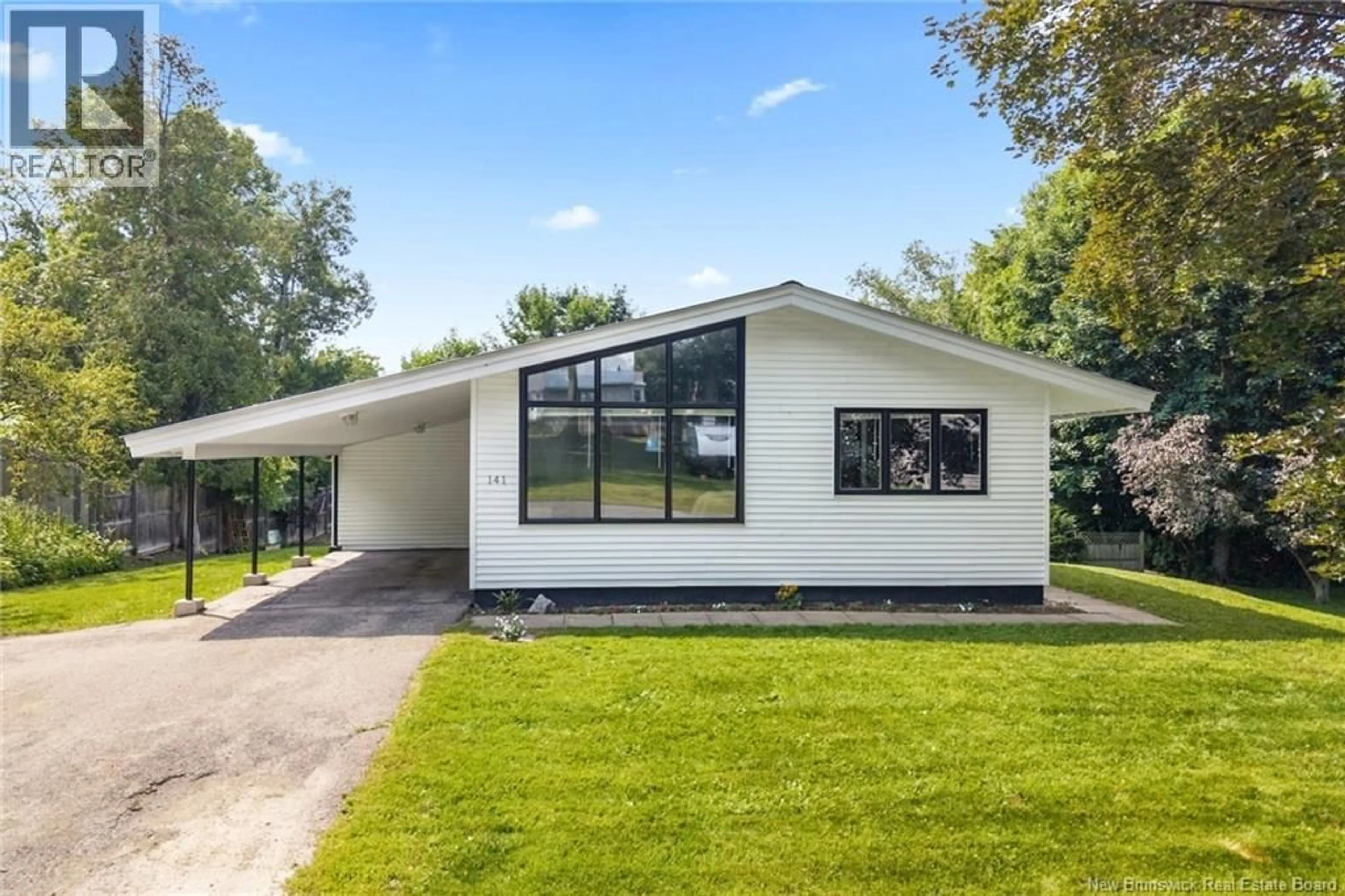 Home with vinyl exterior material, unknown for 141 ST JOHN STREET, Woodstock New Brunswick E7M2T9