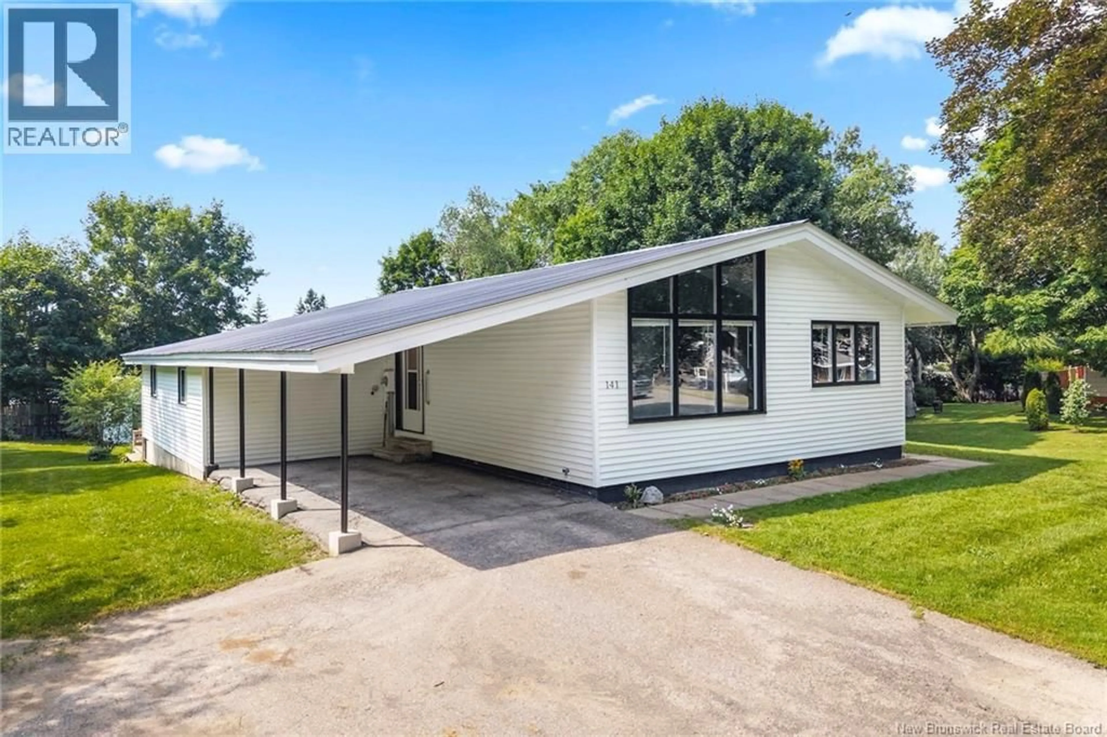 Home with vinyl exterior material, street for 141 ST JOHN STREET, Woodstock New Brunswick E7M2T9