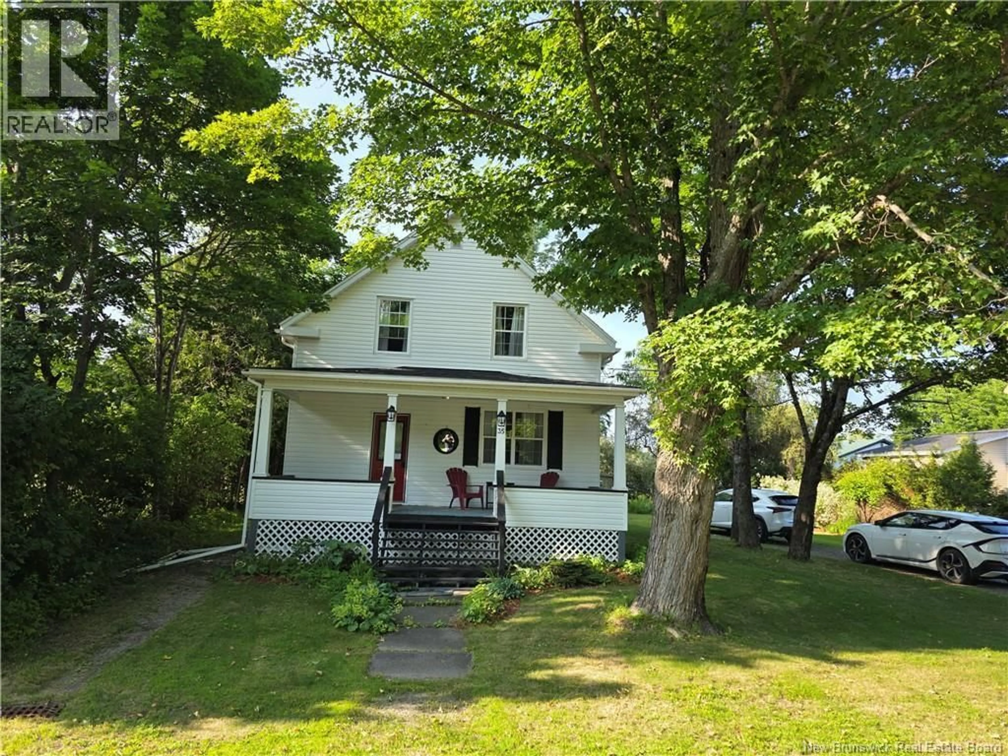 A pic from outside/outdoor area/front of a property/back of a property/a pic from drone, street for 35 QUEEN WEST STREET, St. Stephen New Brunswick E3L2K2