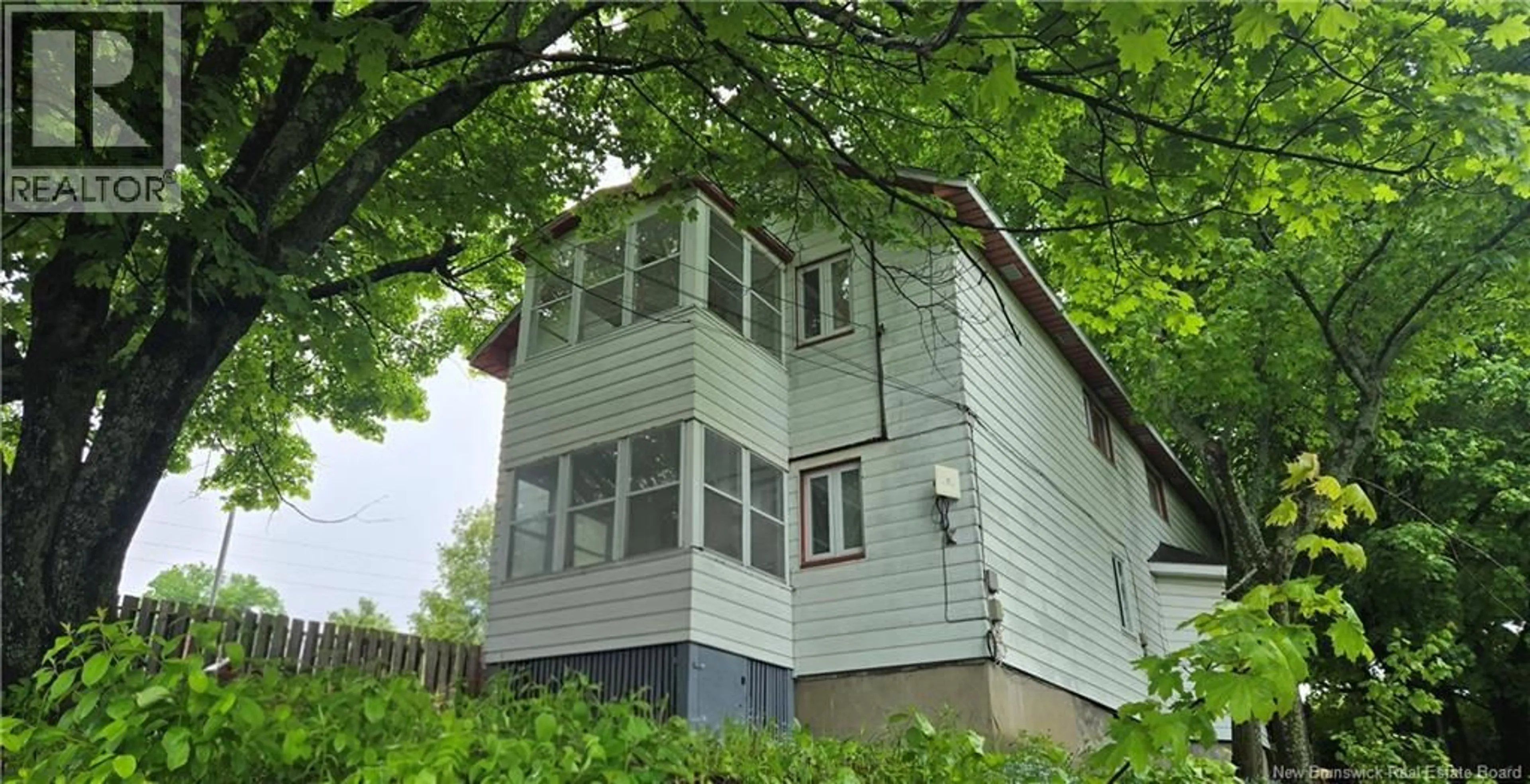 Home with vinyl exterior material, building for 11 SUGARLOAF STREET, Campbellton New Brunswick E3N3A8