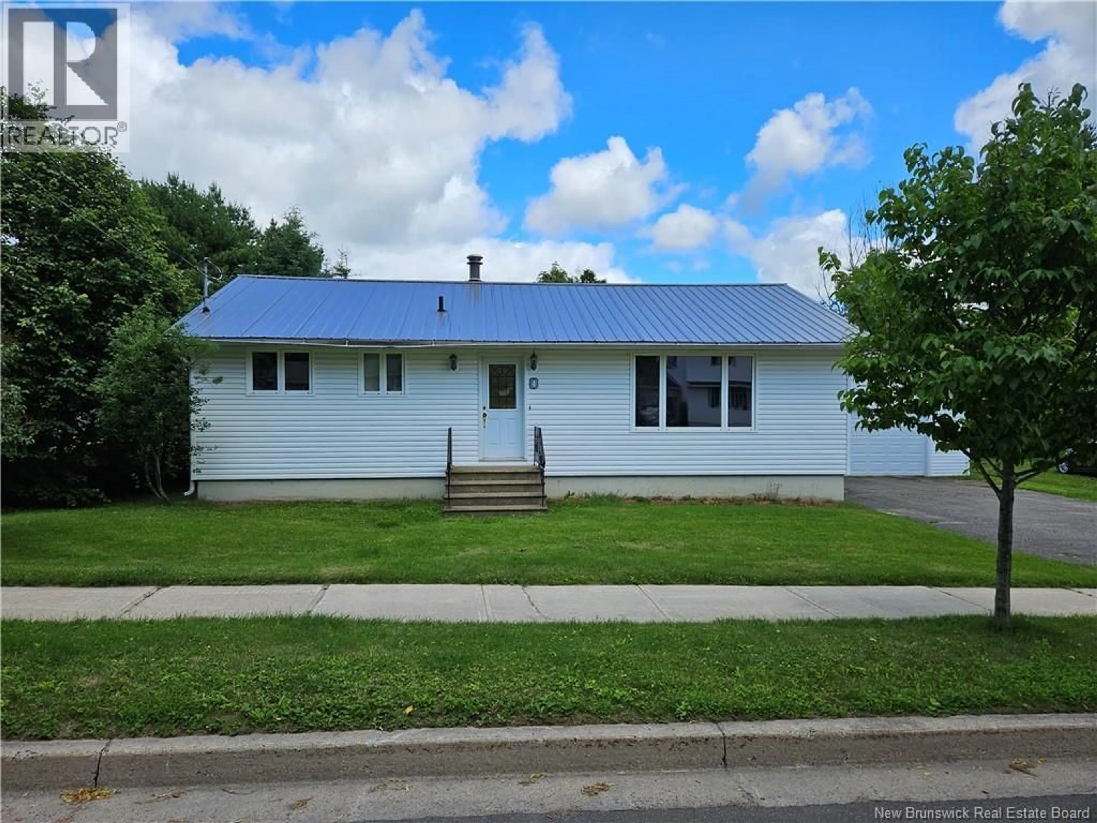 Home with vinyl exterior material, street for 4 HOLLYBROOK STREET, Fredericton New Brunswick E3A4N7