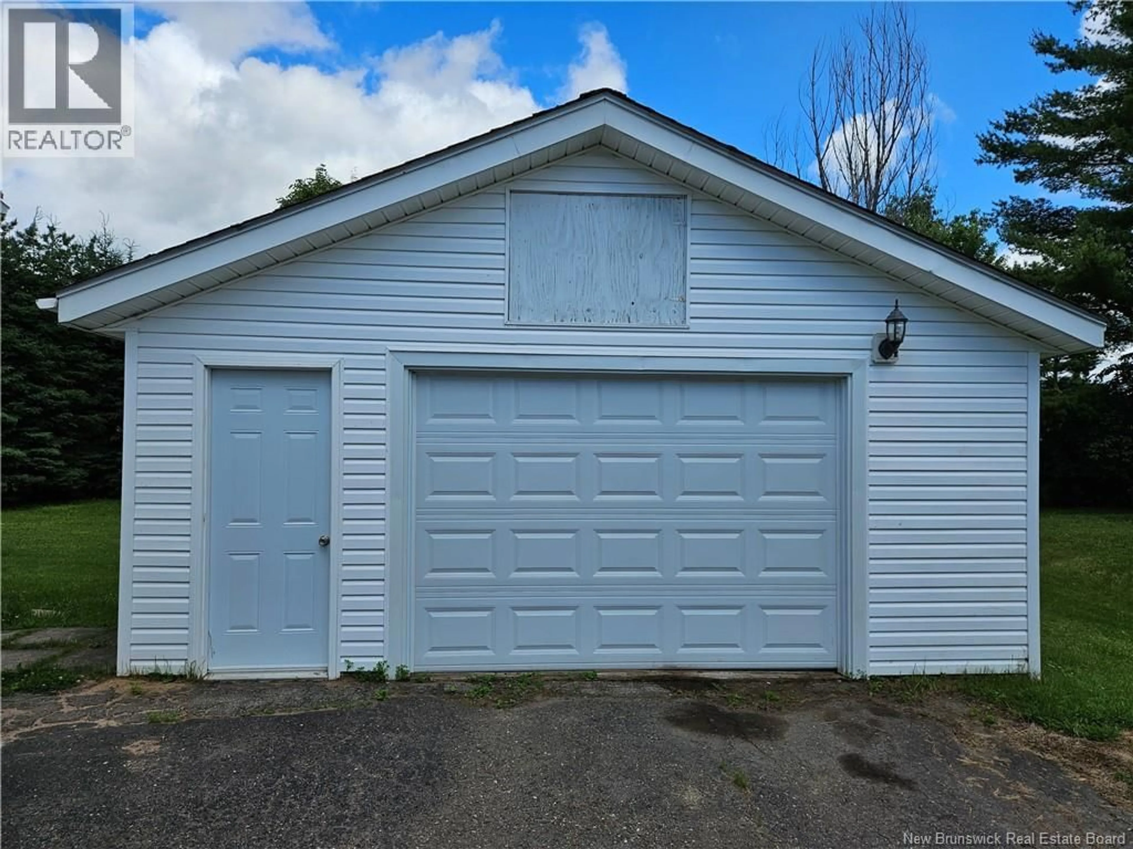 Indoor garage for 4 HOLLYBROOK STREET, Fredericton New Brunswick E3A4N7