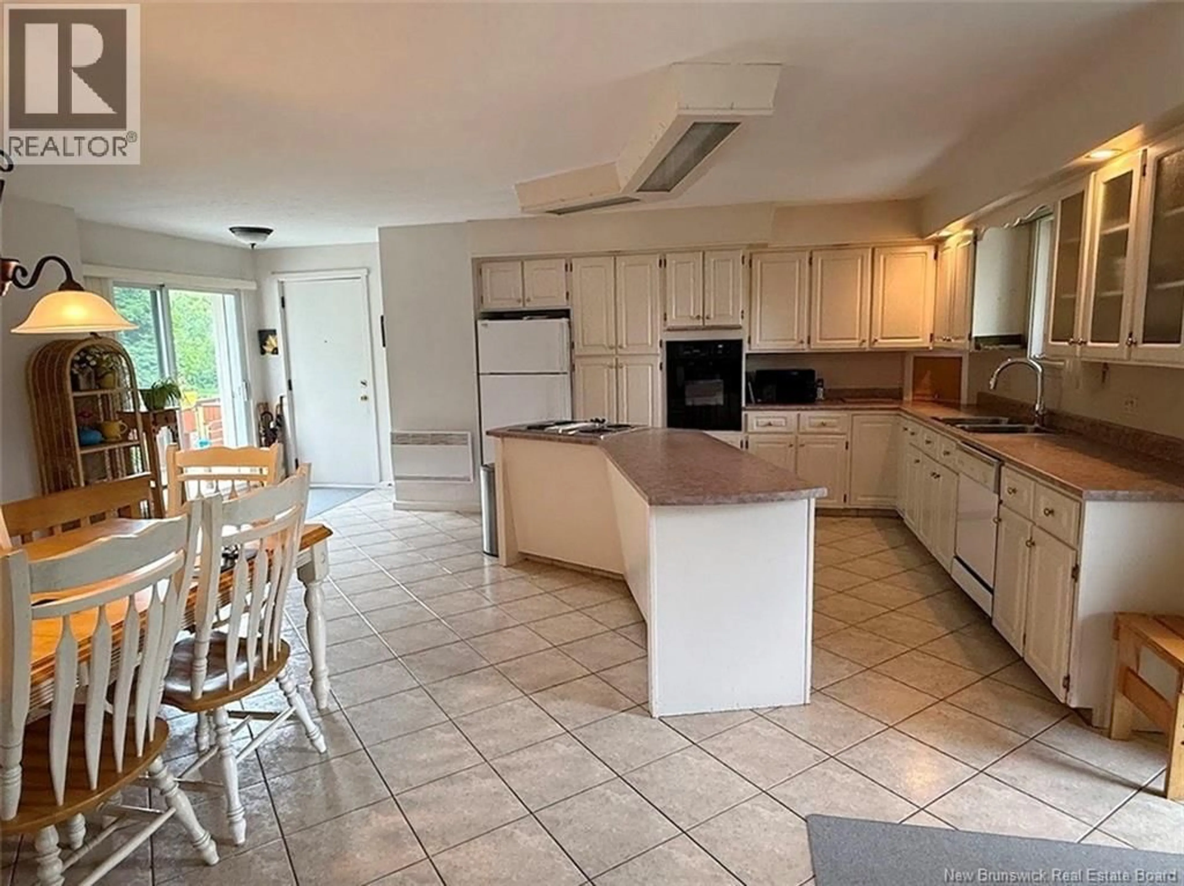 Open concept kitchen, ceramic/tile floor for 37 THOMAS STREET, Saint-Jacques New Brunswick E7B1P8