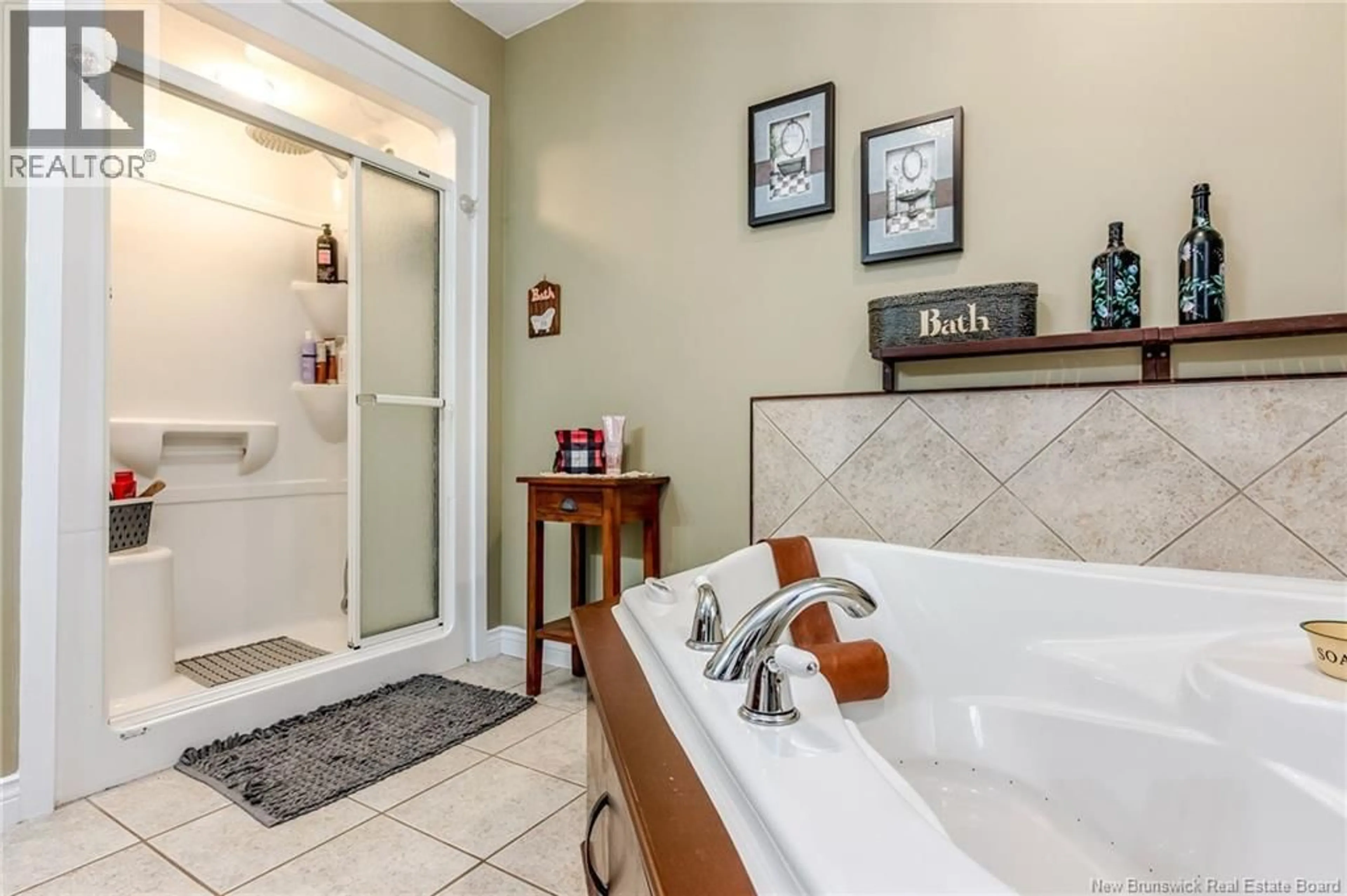 Contemporary bathroom, ceramic/tile floor for 11 COLLINGWOOD DRIVE, Quispamsis New Brunswick E2G2C3