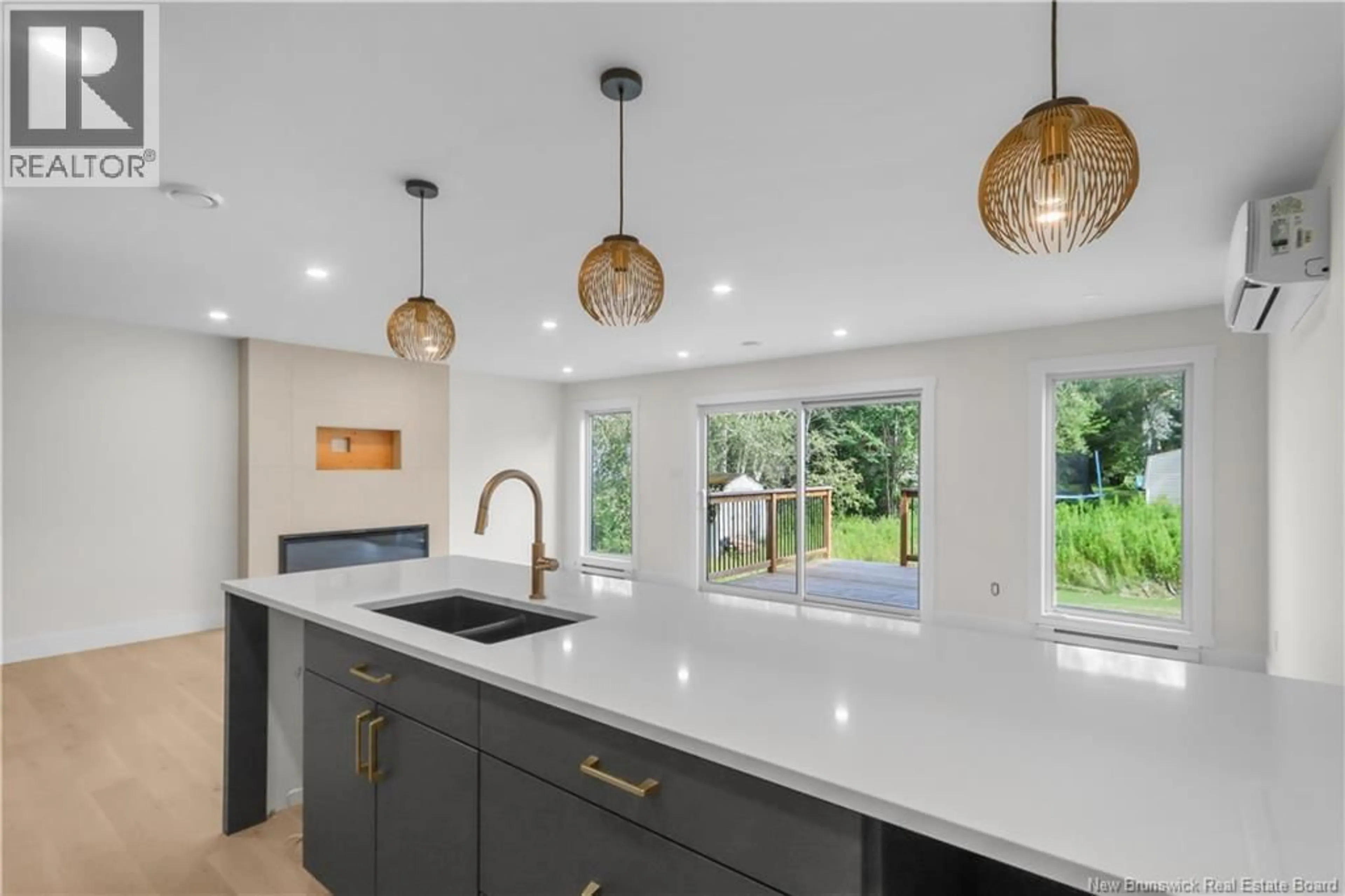 Contemporary kitchen, ceramic/tile floor for 16 VISION COURT, Dieppe New Brunswick E1K0A8