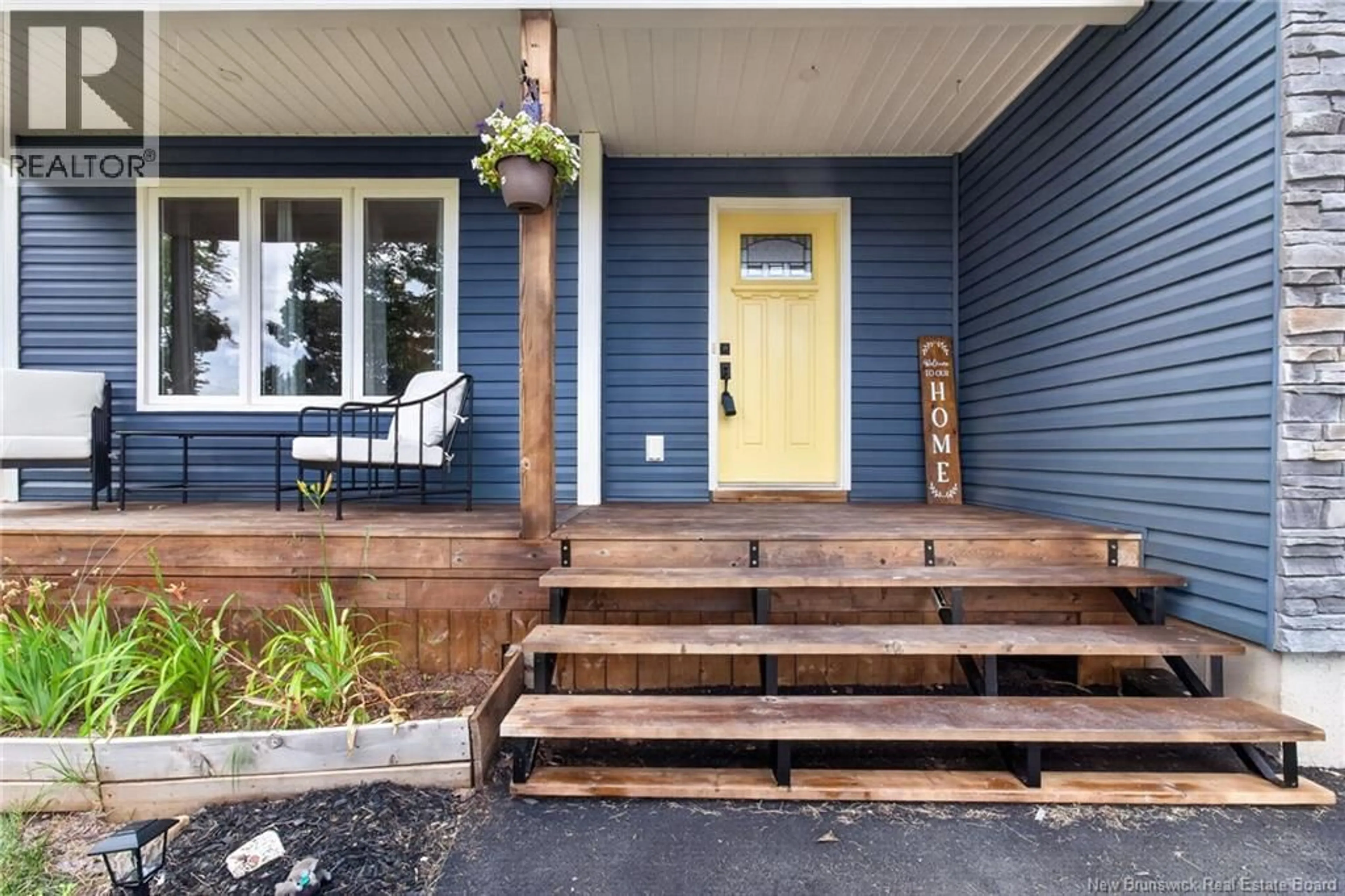 Indoor entryway for 11 AMBER RIDGE, Berry Mills New Brunswick E1G5R3
