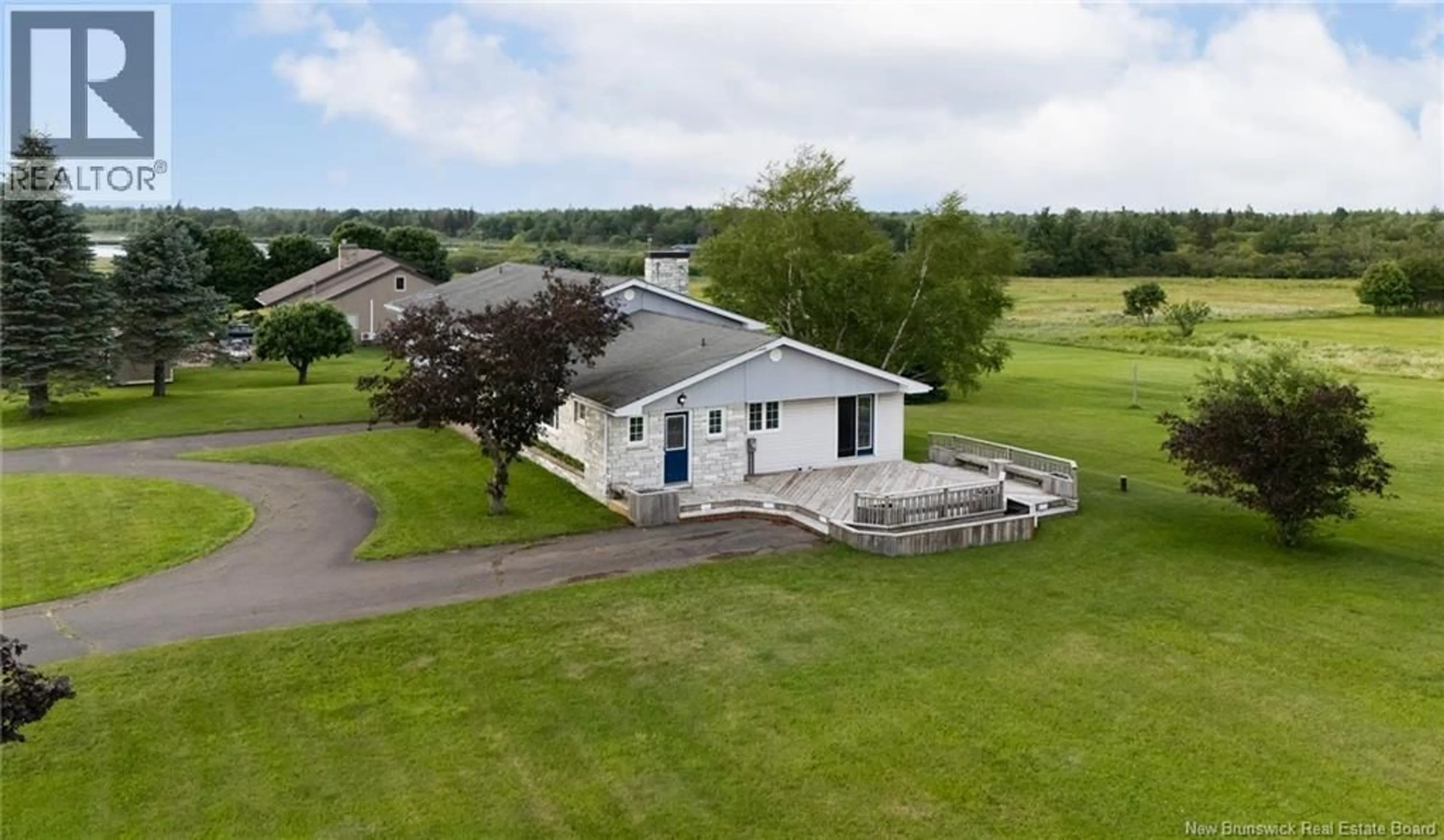 A pic from outside/outdoor area/front of a property/back of a property/a pic from drone, building for 15 RUE GERTRUDE, Cap-Pelé New Brunswick E4N1V4
