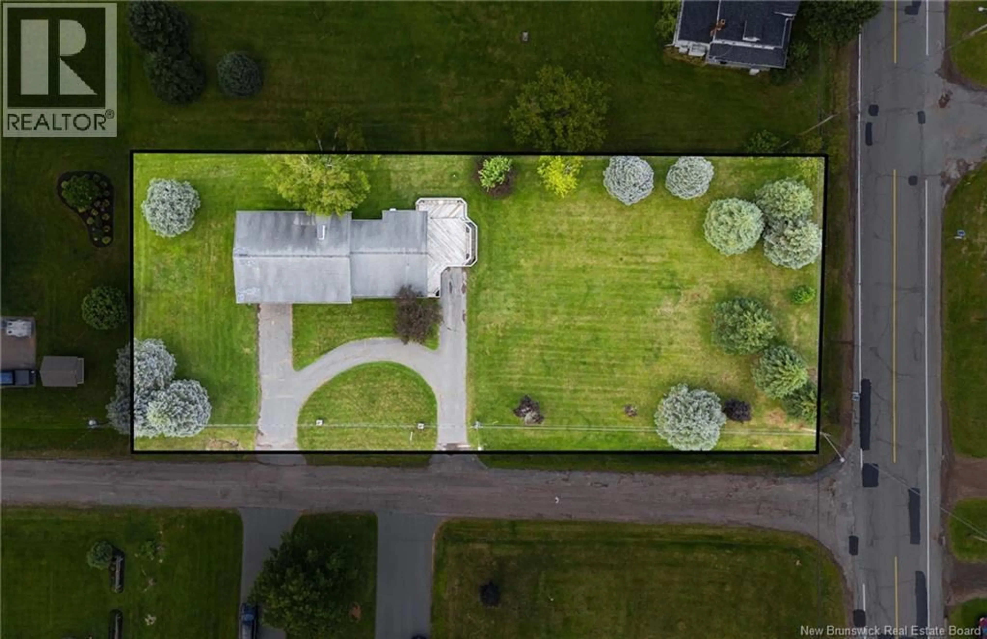 A pic from outside/outdoor area/front of a property/back of a property/a pic from drone, street for 15 RUE GERTRUDE, Cap-Pelé New Brunswick E4N1V4