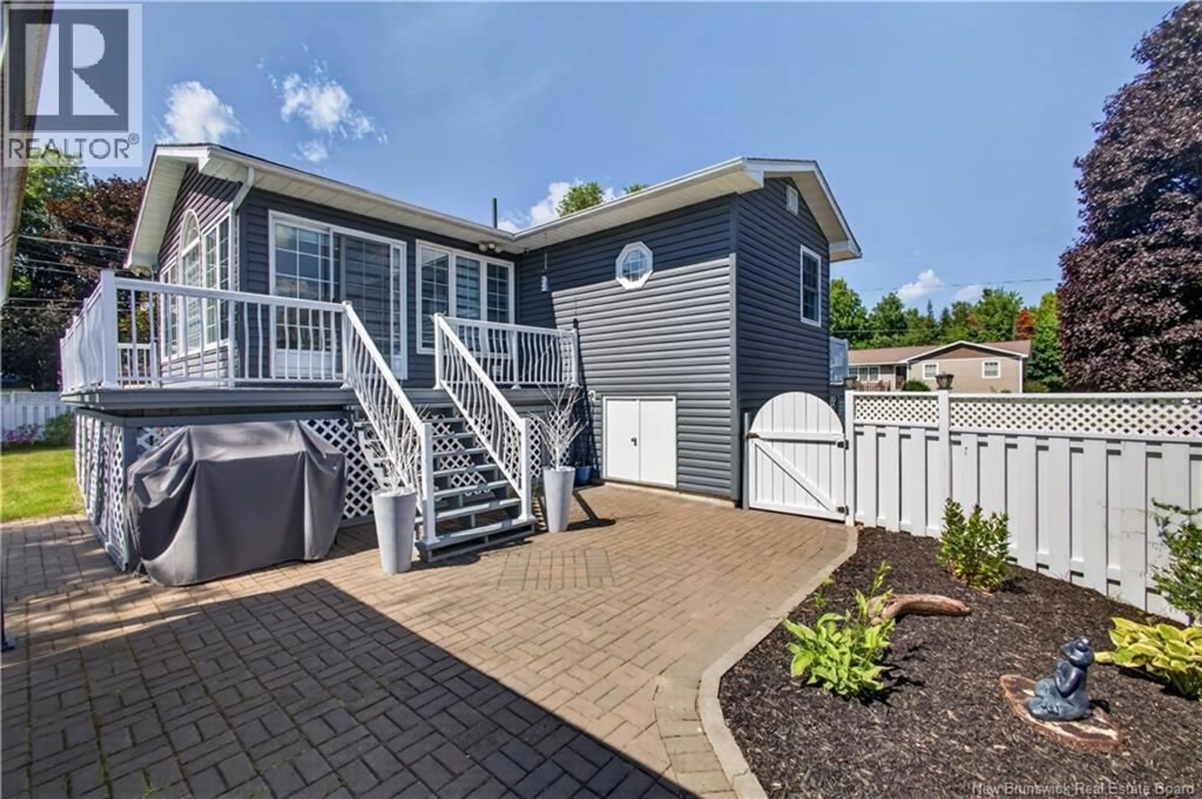 Home with vinyl exterior material, street for 21 ADAMS AVENUE, Miramichi New Brunswick E1V3Y6