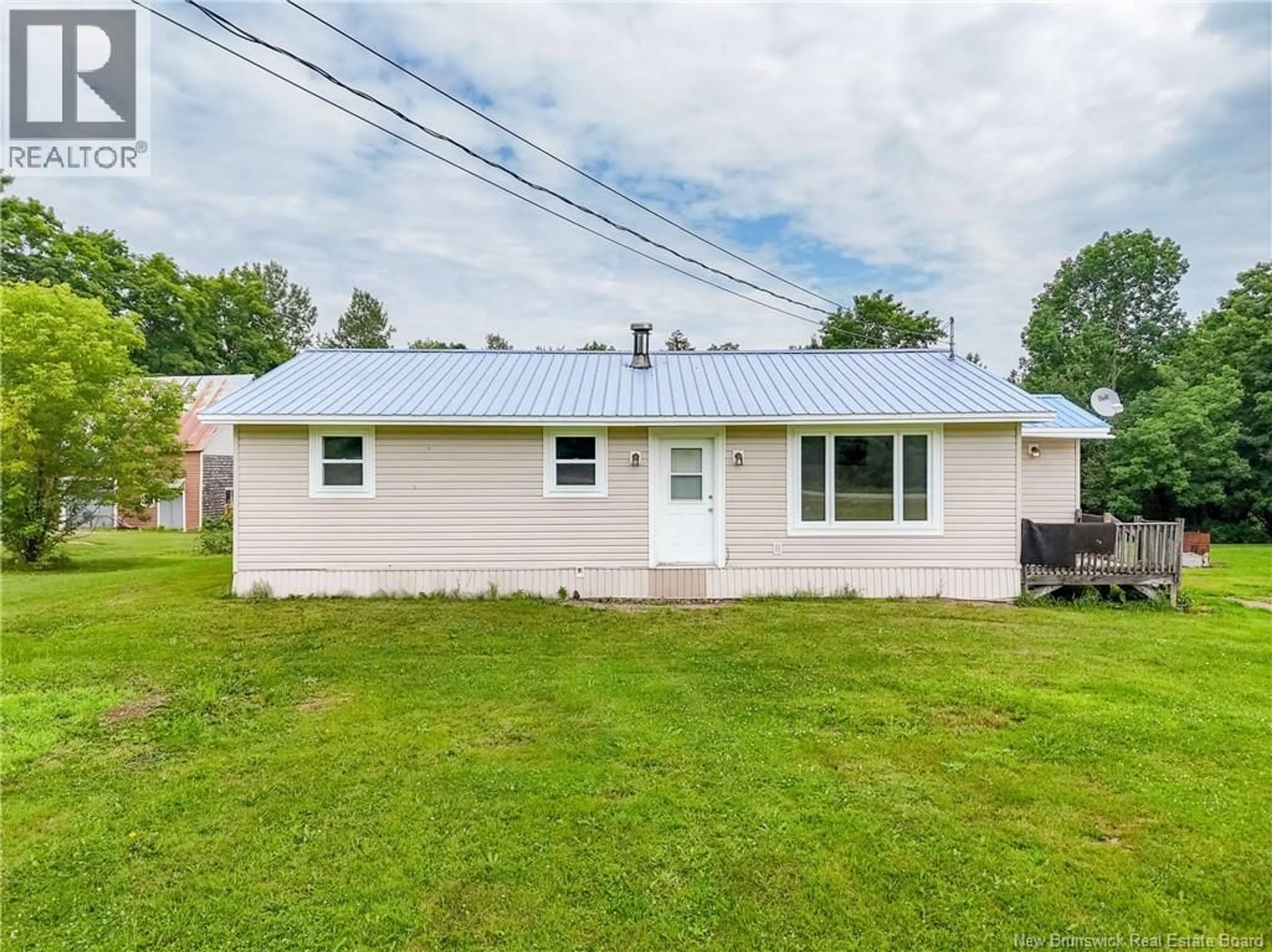 Home with vinyl exterior material, unknown for 1954 ROUTE 104, Zealand New Brunswick E6L2J2