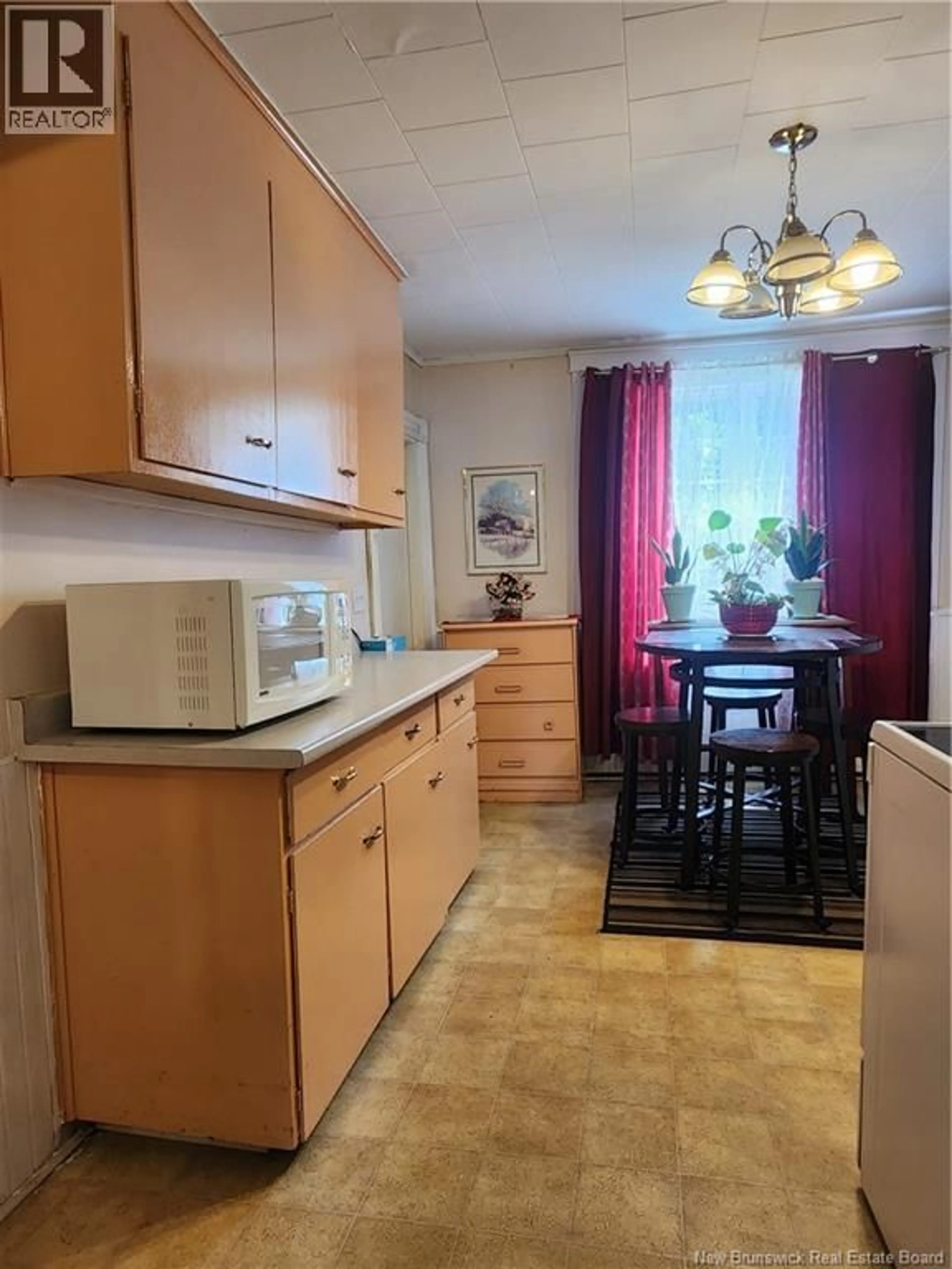 Standard kitchen, unknown for 130 VISART STREET, Saint John New Brunswick E2K1N8