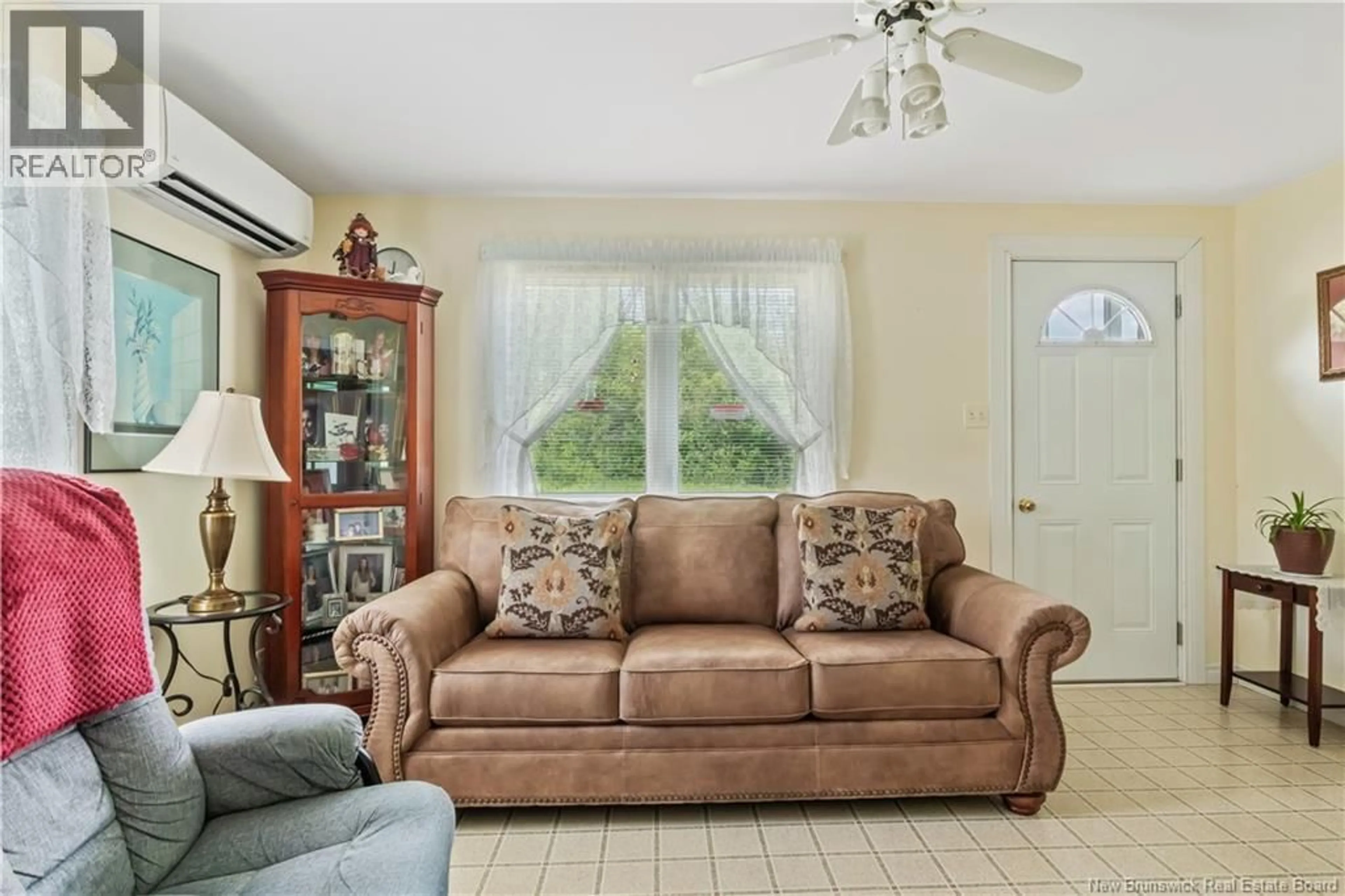 Living room with furniture, ceramic/tile floor for 1780 DE LA PRAIRIE, Richibucto-Village New Brunswick E4W1H7